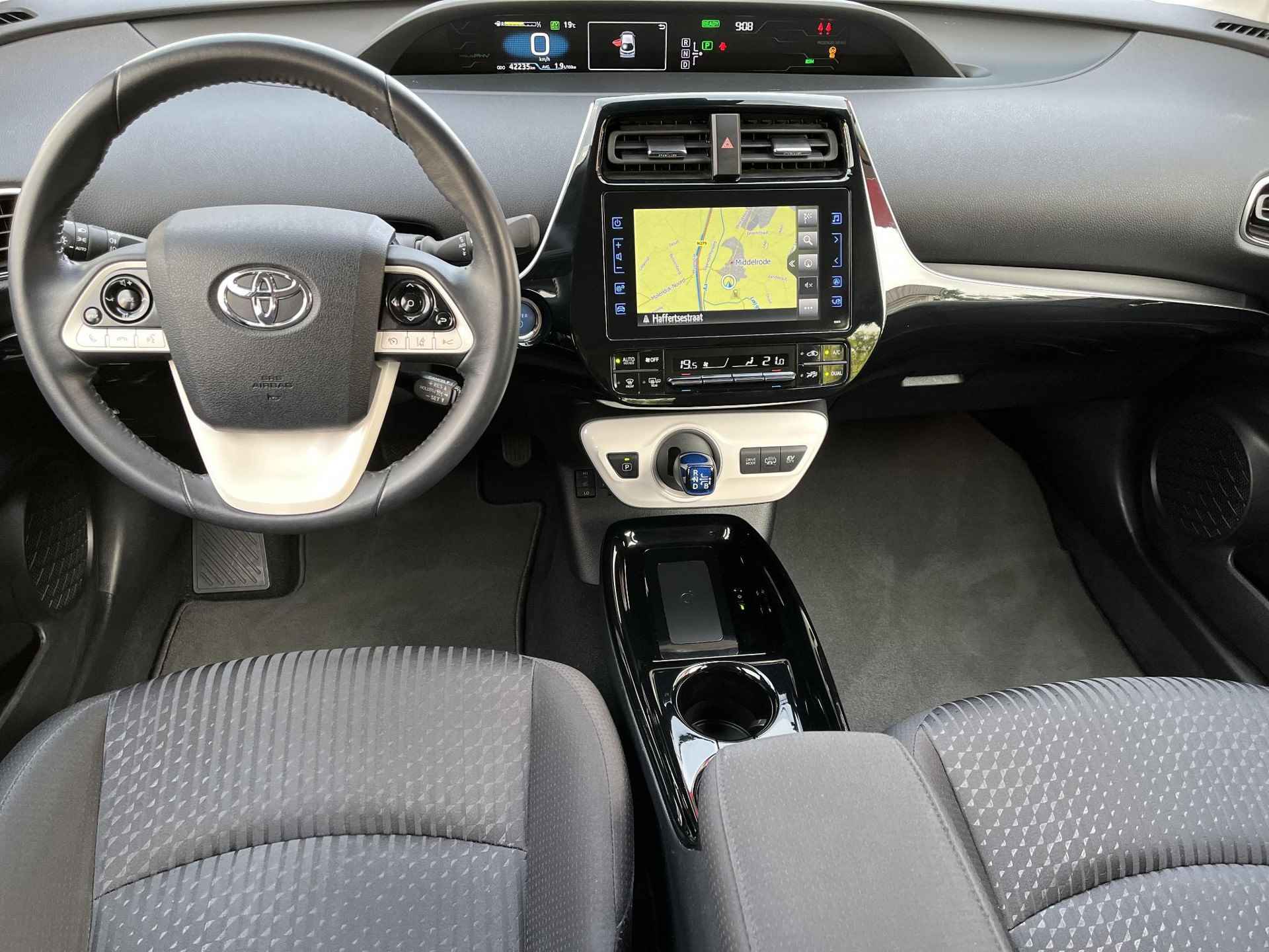 Toyota Prius 1.8 Plug-in Dynamic | Navigatie | Stoelverwarming | Head up display | Parkeercamera | - 11/27