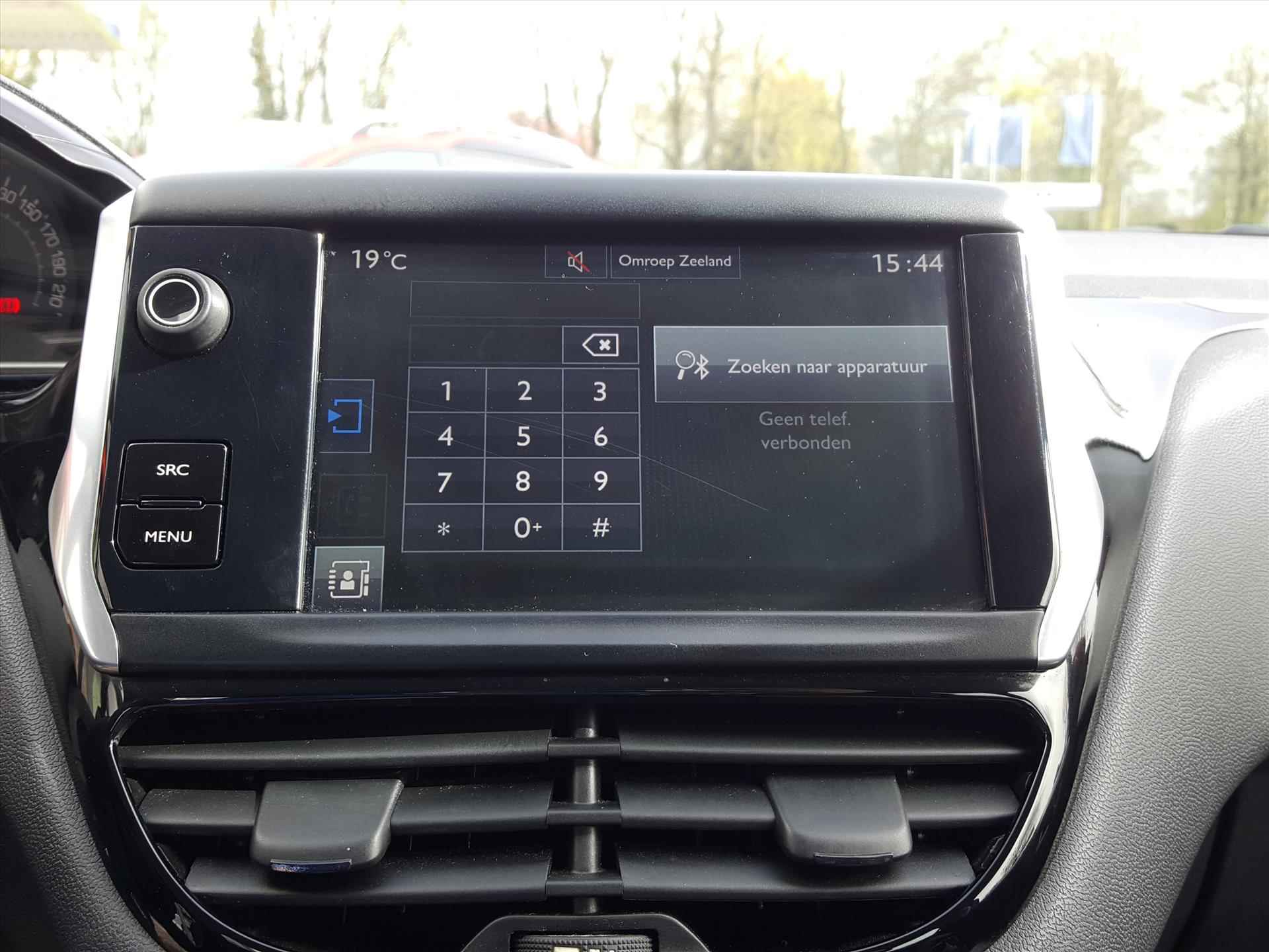 PEUGEOT 208 1.2 Puretech 82pk 5D Blue Lion Navigatie | AIRCO | Cruise control | Parkeersensoren achter | Bluetooth | Radio met USB-poort | Middenarmsteun - 28/46