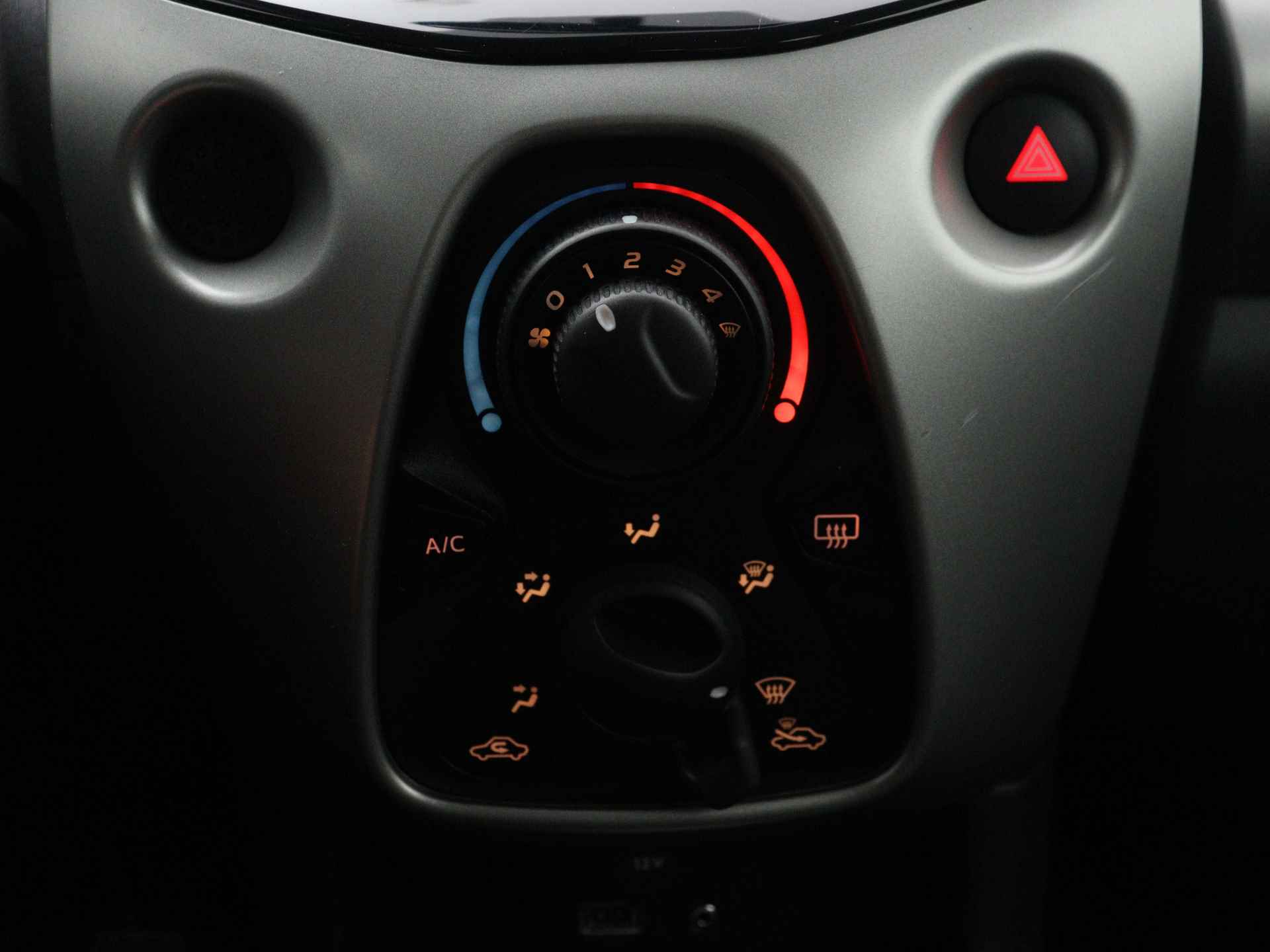 Toyota Aygo 1.0 VVT-i x-play | Camera | Airco | Bluetooth | - 12/41