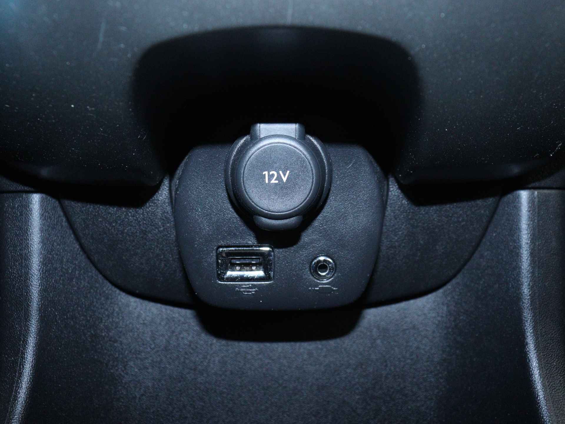 Toyota Aygo 1.0 VVT-i x-play | Camera | Airco | Bluetooth | - 35/41