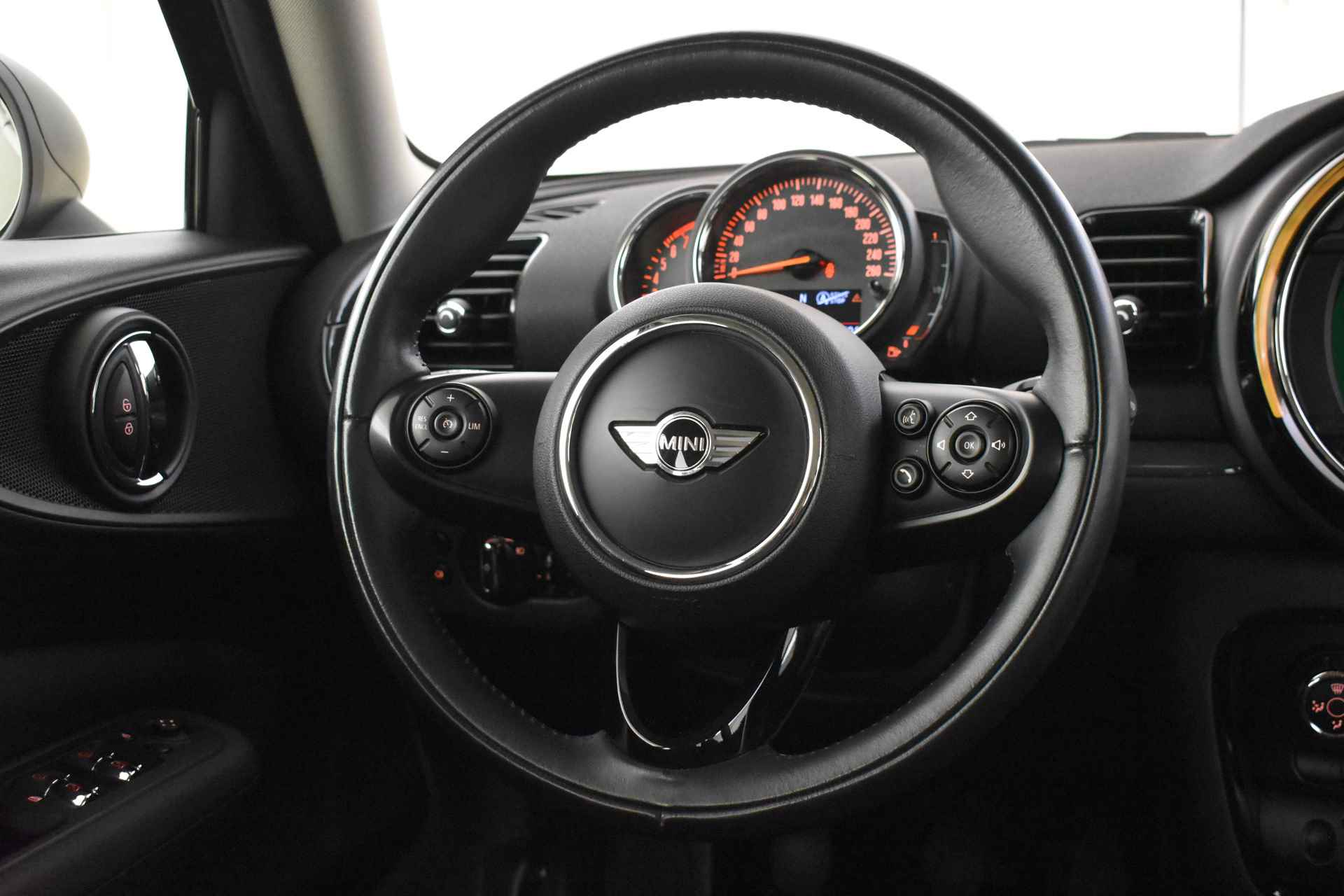 MINI Clubman One / Trekhaak / PDC achter / Navigatie / Cruise Control - 15/43