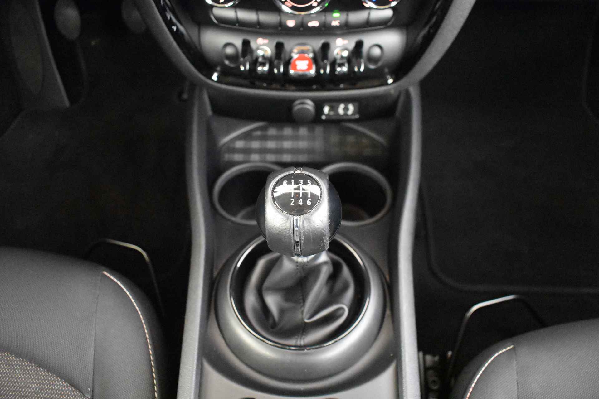 MINI Clubman One / Trekhaak / PDC achter / Navigatie / Cruise Control - 21/43