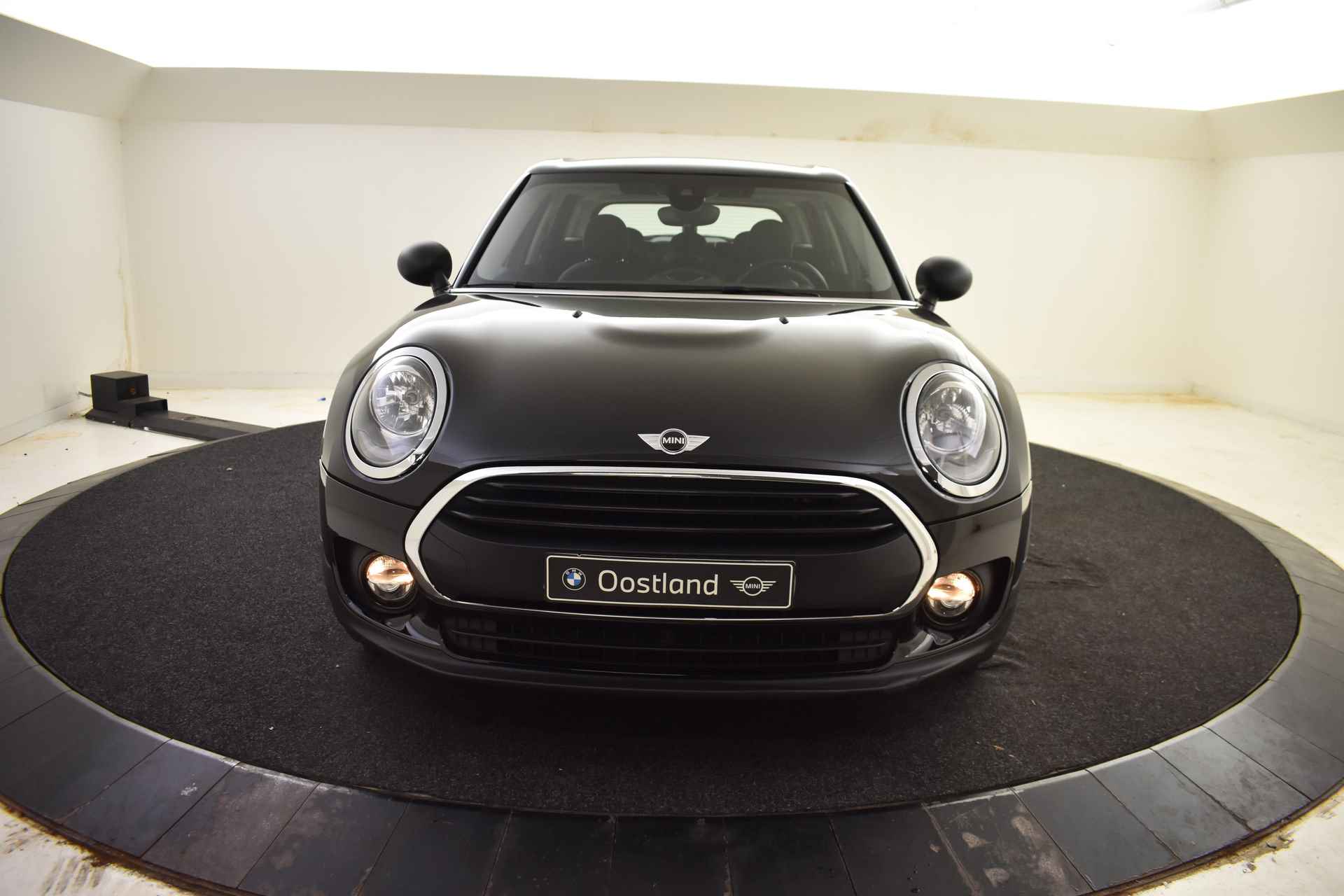 MINI Clubman One / Trekhaak / PDC achter / Navigatie / Cruise Control - 41/43