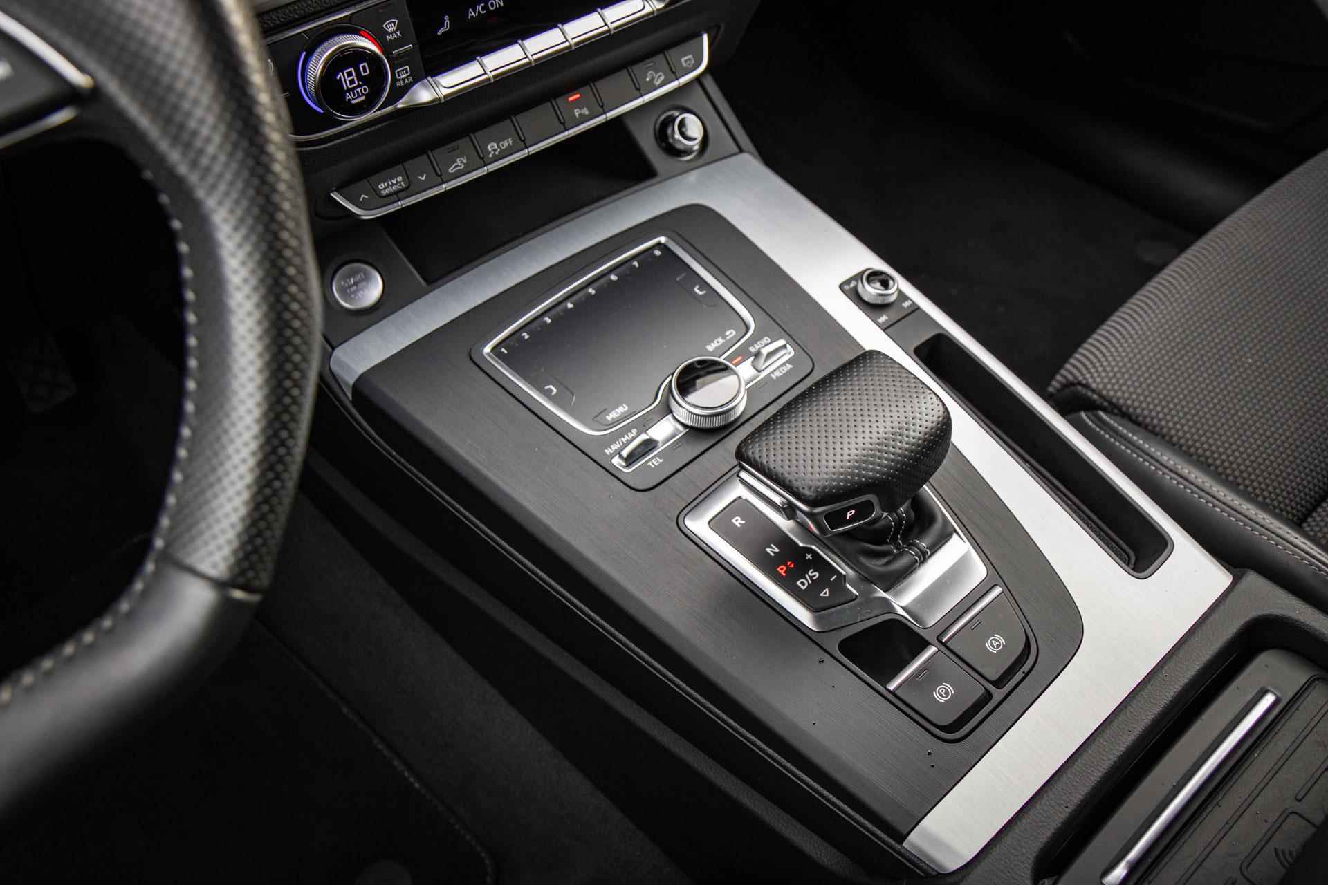 Audi Q5 55 TFSI e quattro 367pk S edition S-tronic | Panoramadak | Trekhaak | Sportstoelen | 20" Velgen - 28/44