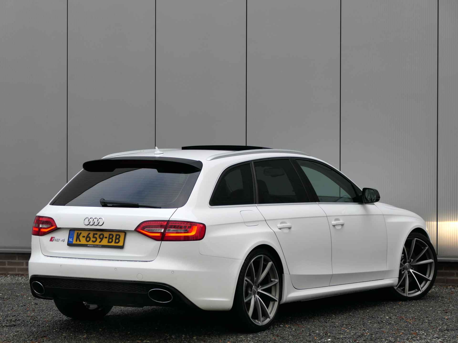 Audi A4 Avant 4.2 FSI RS4 Quattro Panorama dak / Navi / Adaptive cruise control / Achteruitrijcamera - 3/23