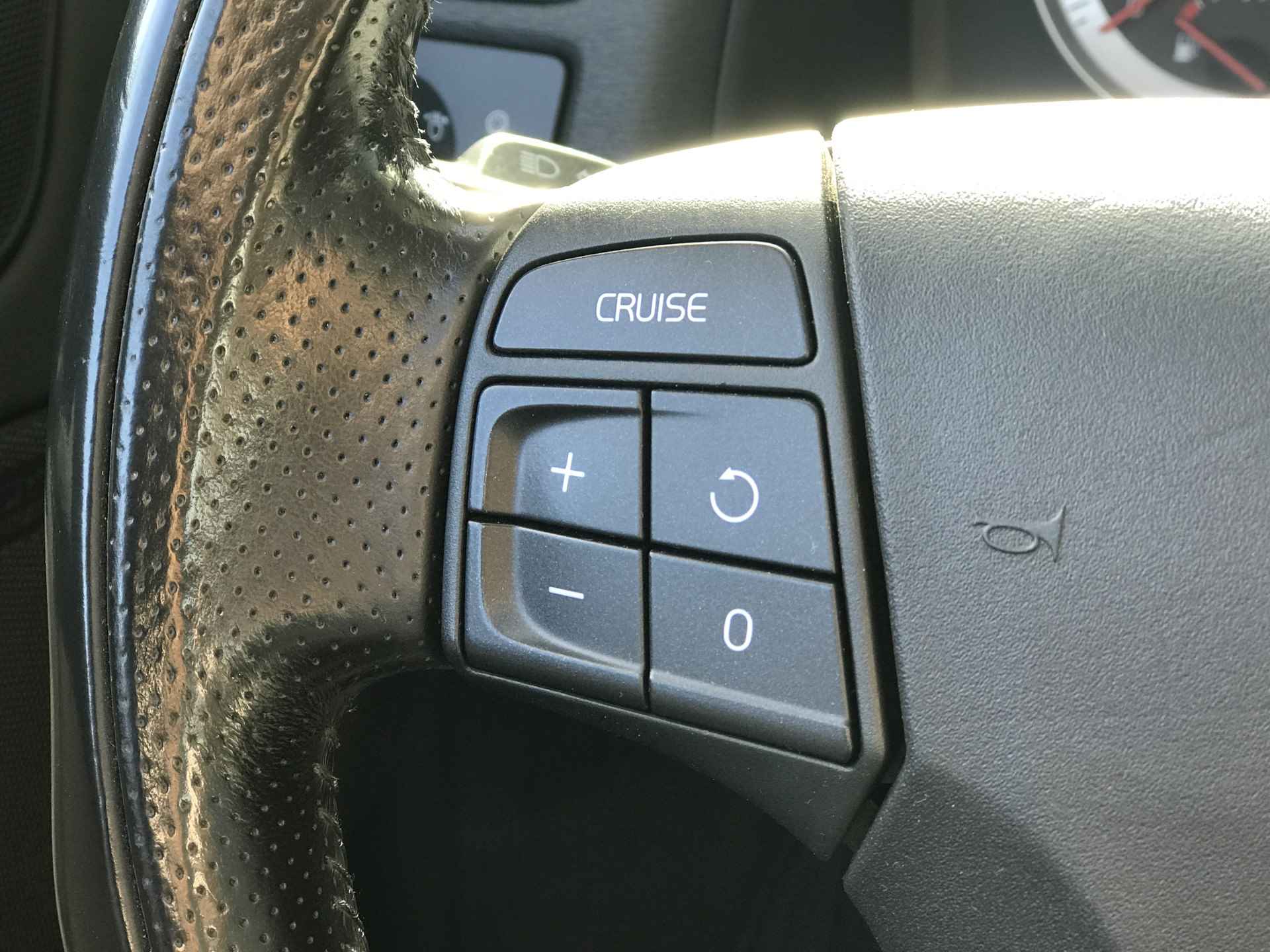 Volvo C70 Cabriolet 2.0D Intro Edition Automaat | Rijklaar incl garantie | Xenon Stoelverwarming Blis Navigatie - 14/36