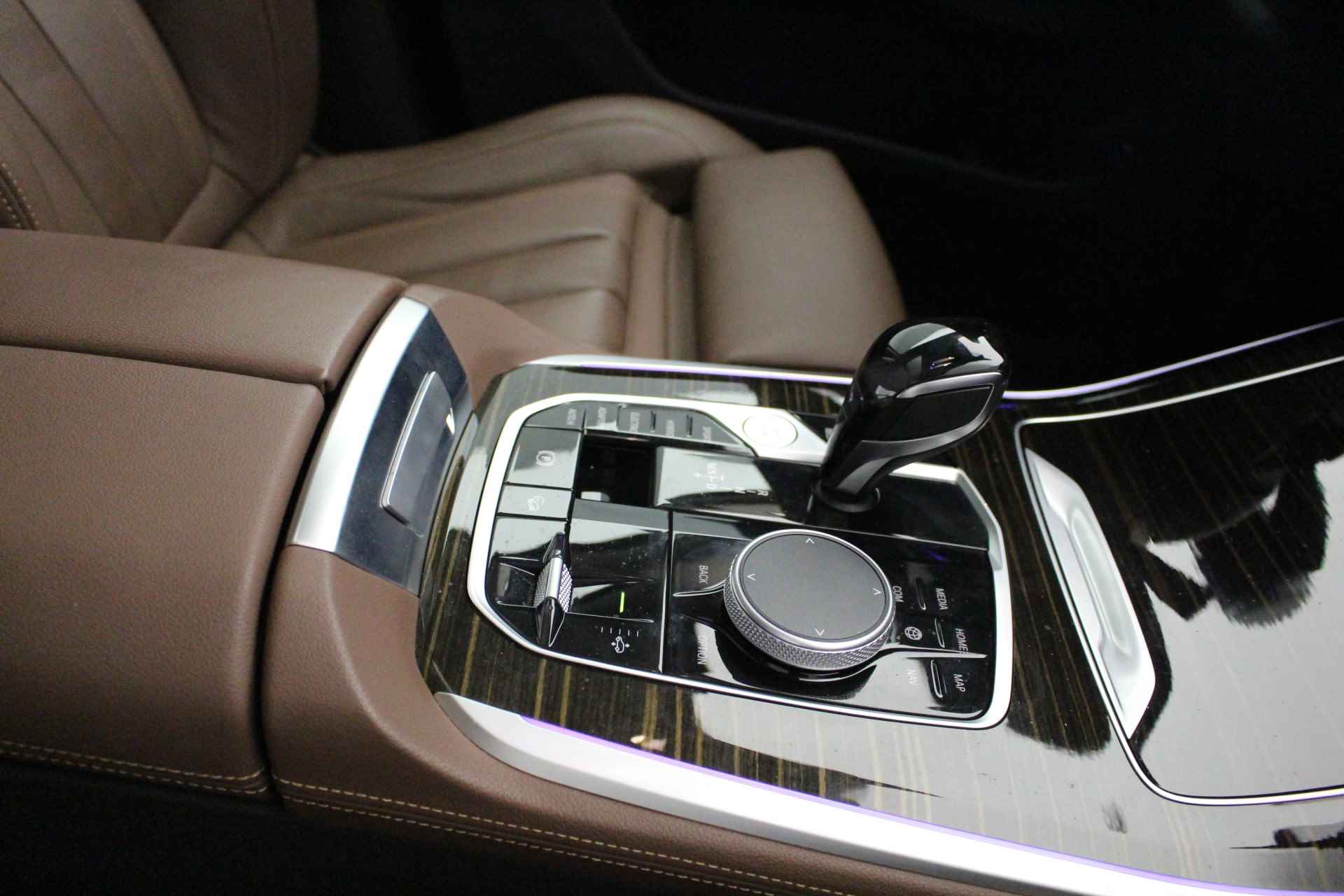 BMW X5 xDrive45e | Trekhaak | Head-Up | Panoramadak | Luchtvering v+a | Camera - 25/28