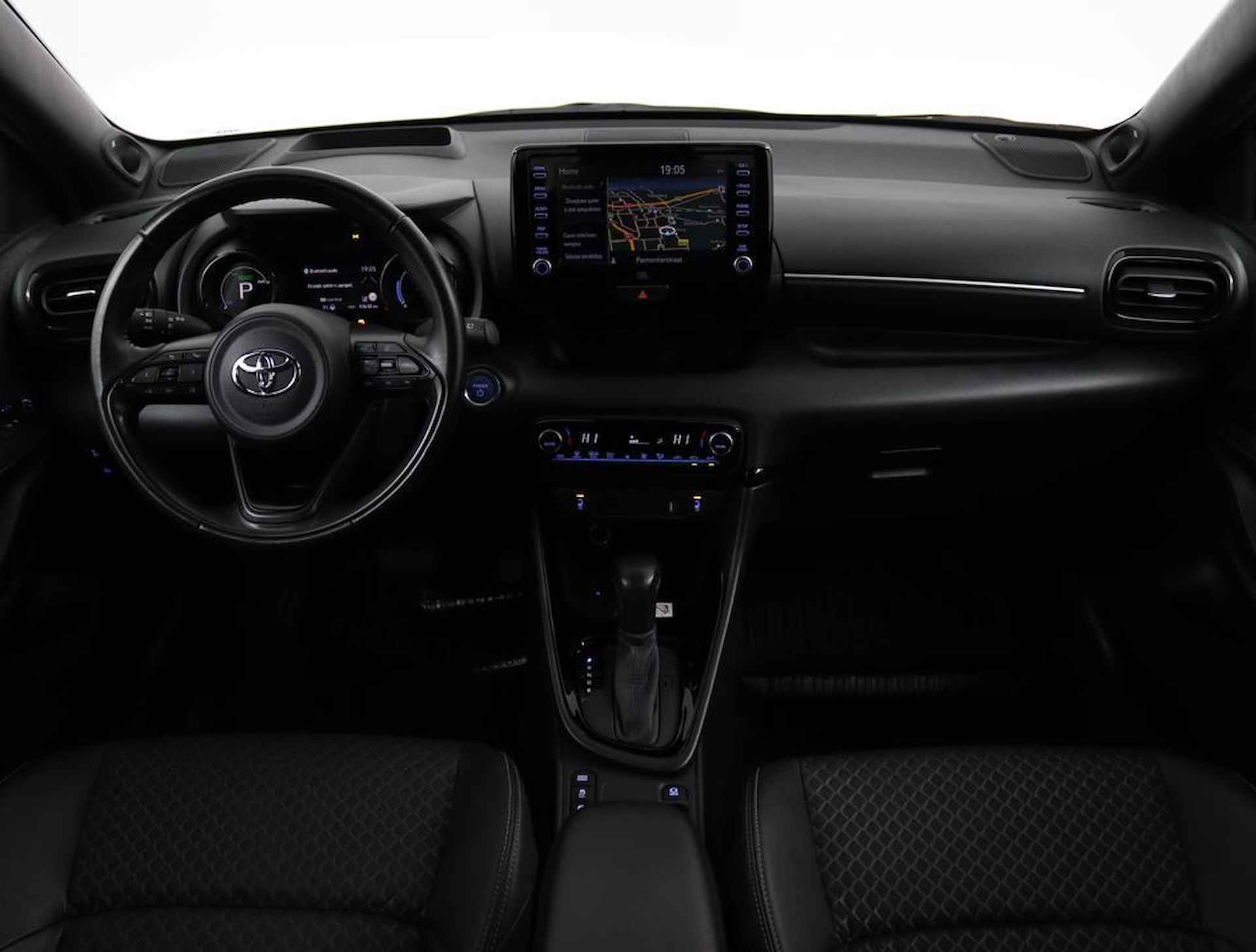 Toyota Yaris 1.5 Hybrid Executive | Navigatie | Climate-Control | Apple Carplay/Android Auto | Blindsport-Monitor | Parkeersensoren | Stootlijsten | - 12/57