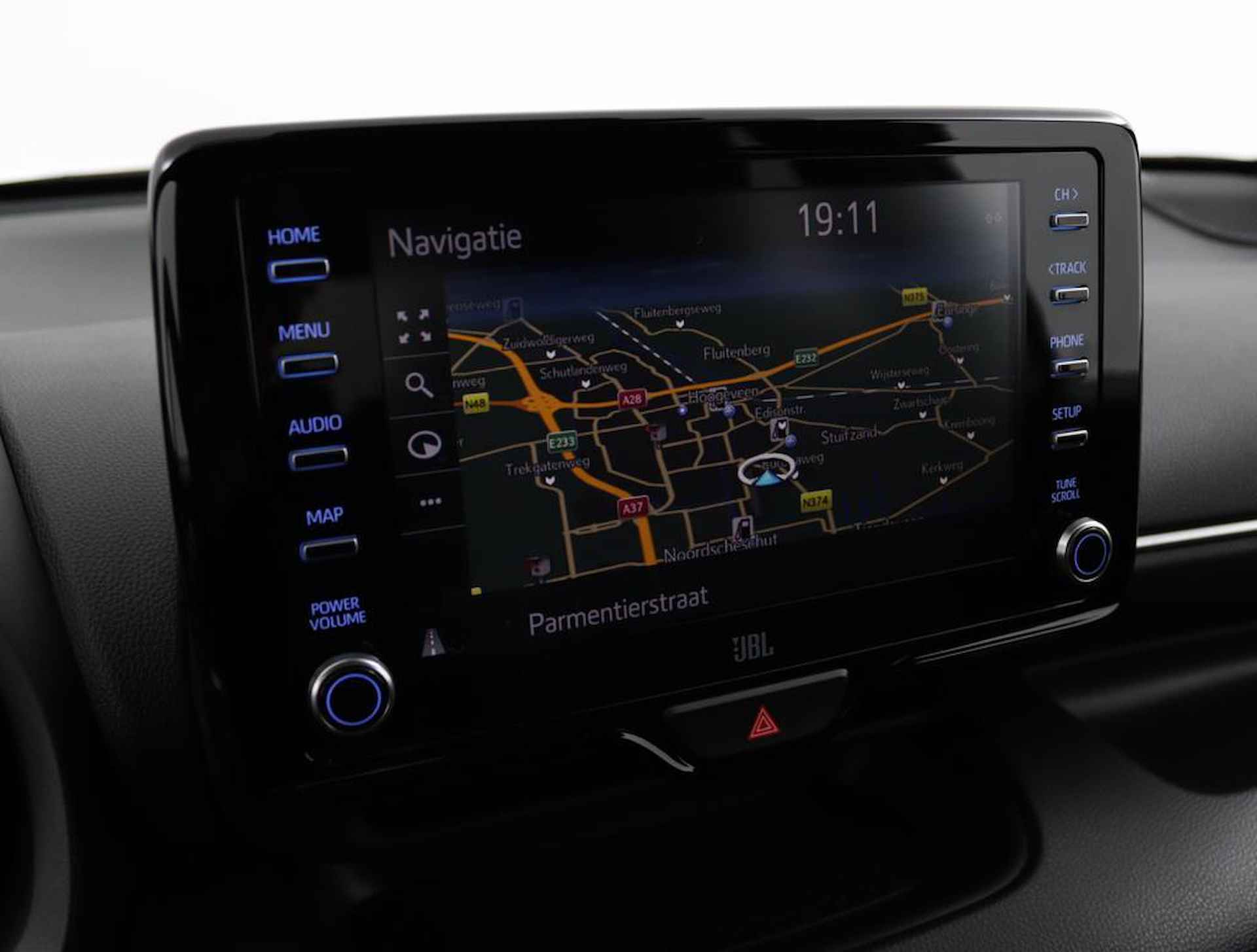 Toyota Yaris 1.5 Hybrid Executive | Navigatie | Climate-Control | Apple Carplay/Android Auto | Blindsport-Monitor | Parkeersensoren | Stootlijsten | - 16/57