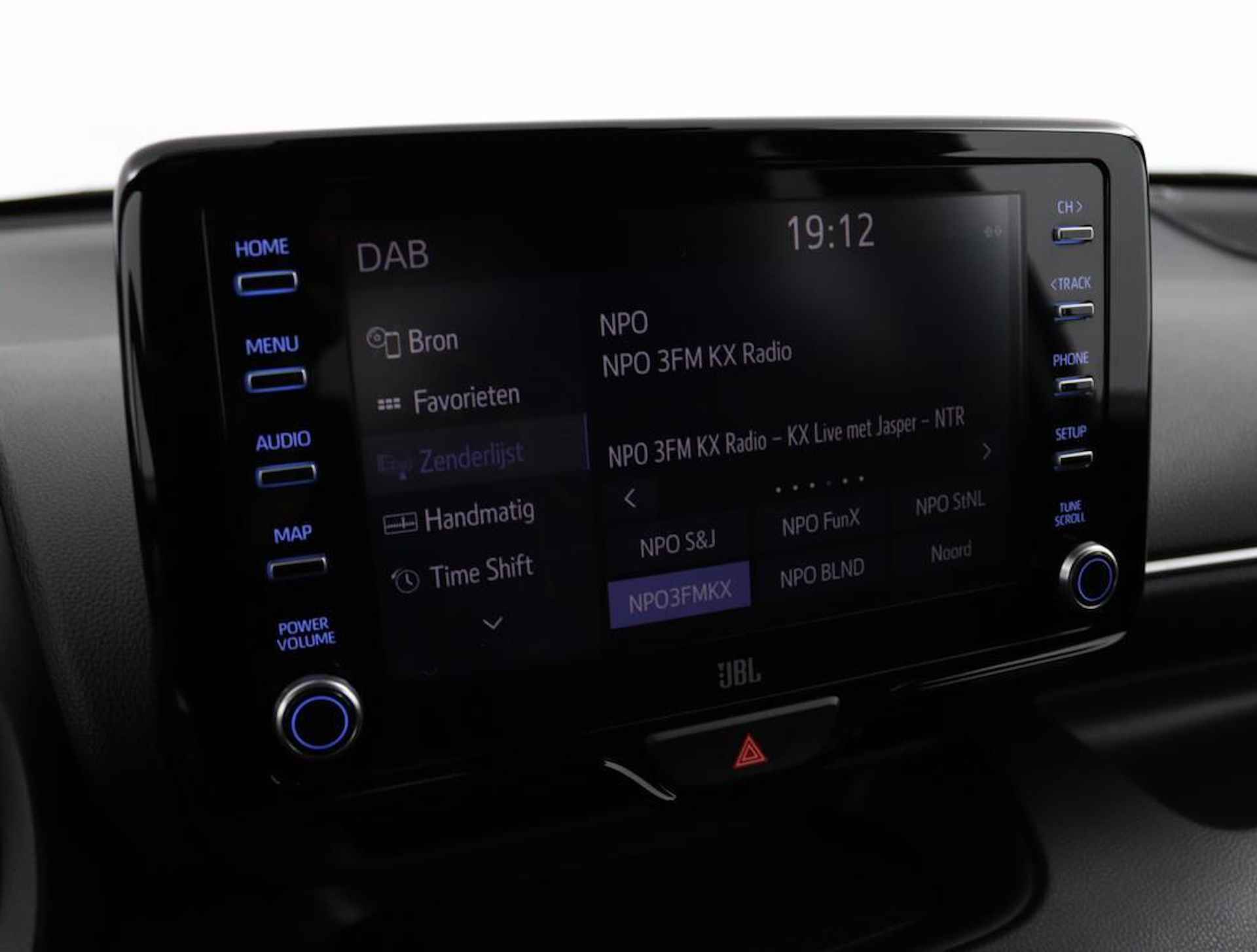 Toyota Yaris 1.5 Hybrid Executive | Navigatie | Climate-Control | Apple Carplay/Android Auto | Blindsport-Monitor | Parkeersensoren | Stootlijsten | - 20/57