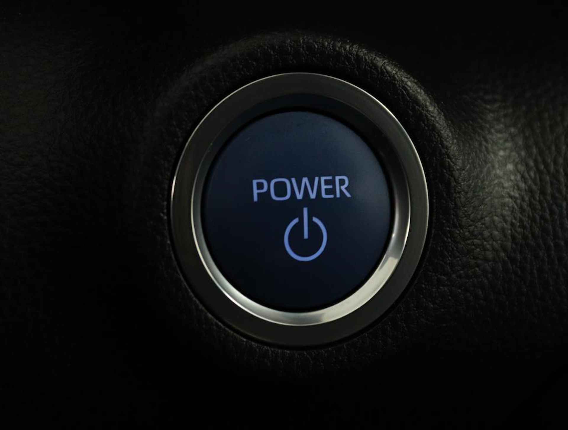 Toyota Yaris 1.5 Hybrid Executive | Navigatie | Climate-Control | Apple Carplay/Android Auto | Blindsport-Monitor | Parkeersensoren | Stootlijsten | - 29/57