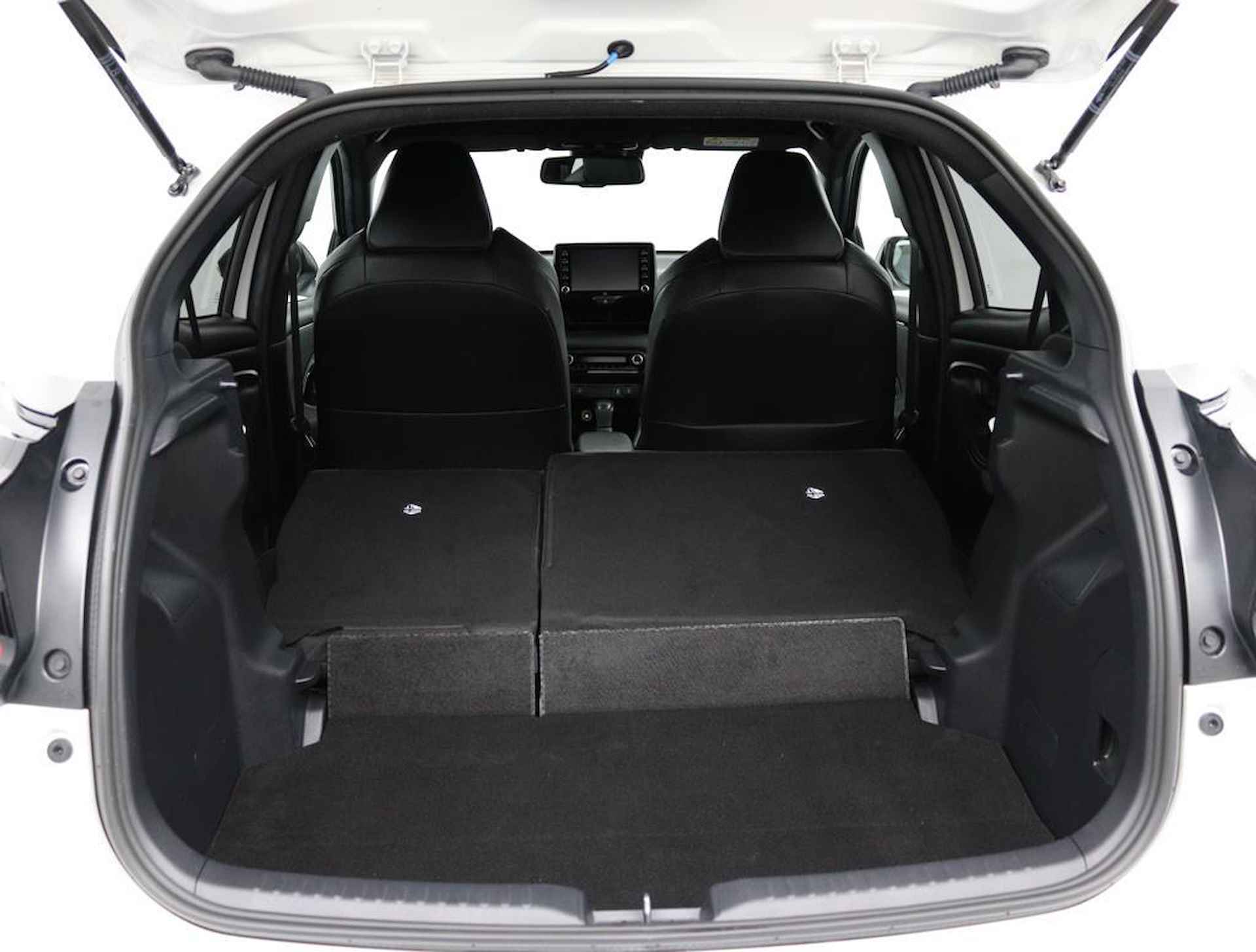 Toyota Yaris 1.5 Hybrid Executive | Navigatie | Climate-Control | Apple Carplay/Android Auto | Blindsport-Monitor | Parkeersensoren | Stootlijsten | - 37/57
