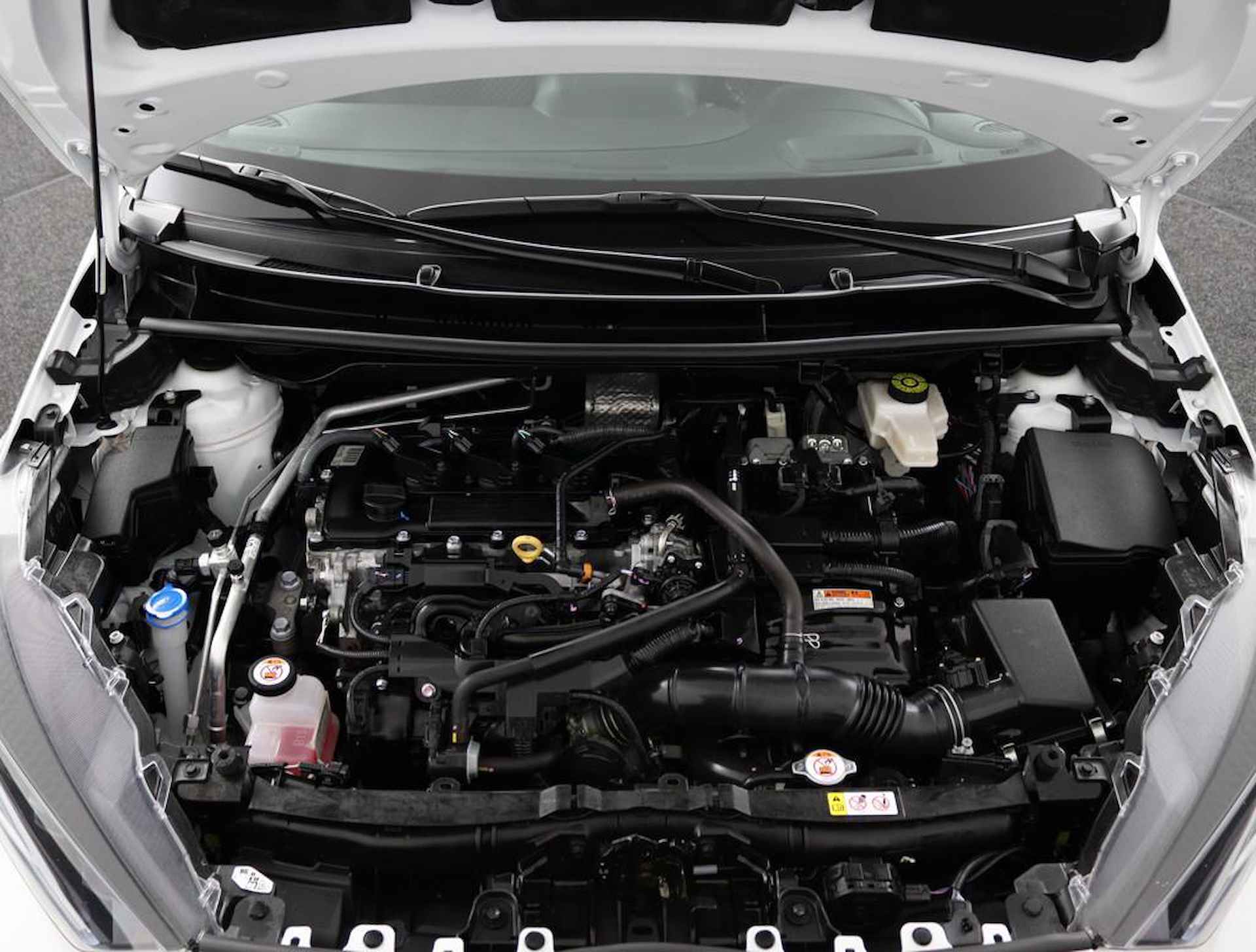 Toyota Yaris 1.5 Hybrid Executive | Navigatie | Climate-Control | Apple Carplay/Android Auto | Blindsport-Monitor | Parkeersensoren | Stootlijsten | - 42/57