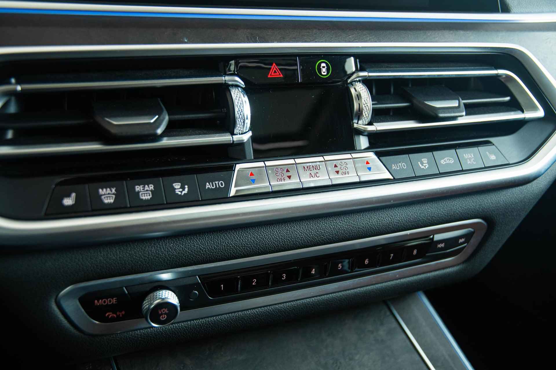 BMW X5 xDrive45e High Executive xLine - Trekhaak - Panoramadak - Adaptive LED - Parking Assistant Plus - Driving Assistant Pro - Head-up Display - HiFi System Harman Kardon - 44/49