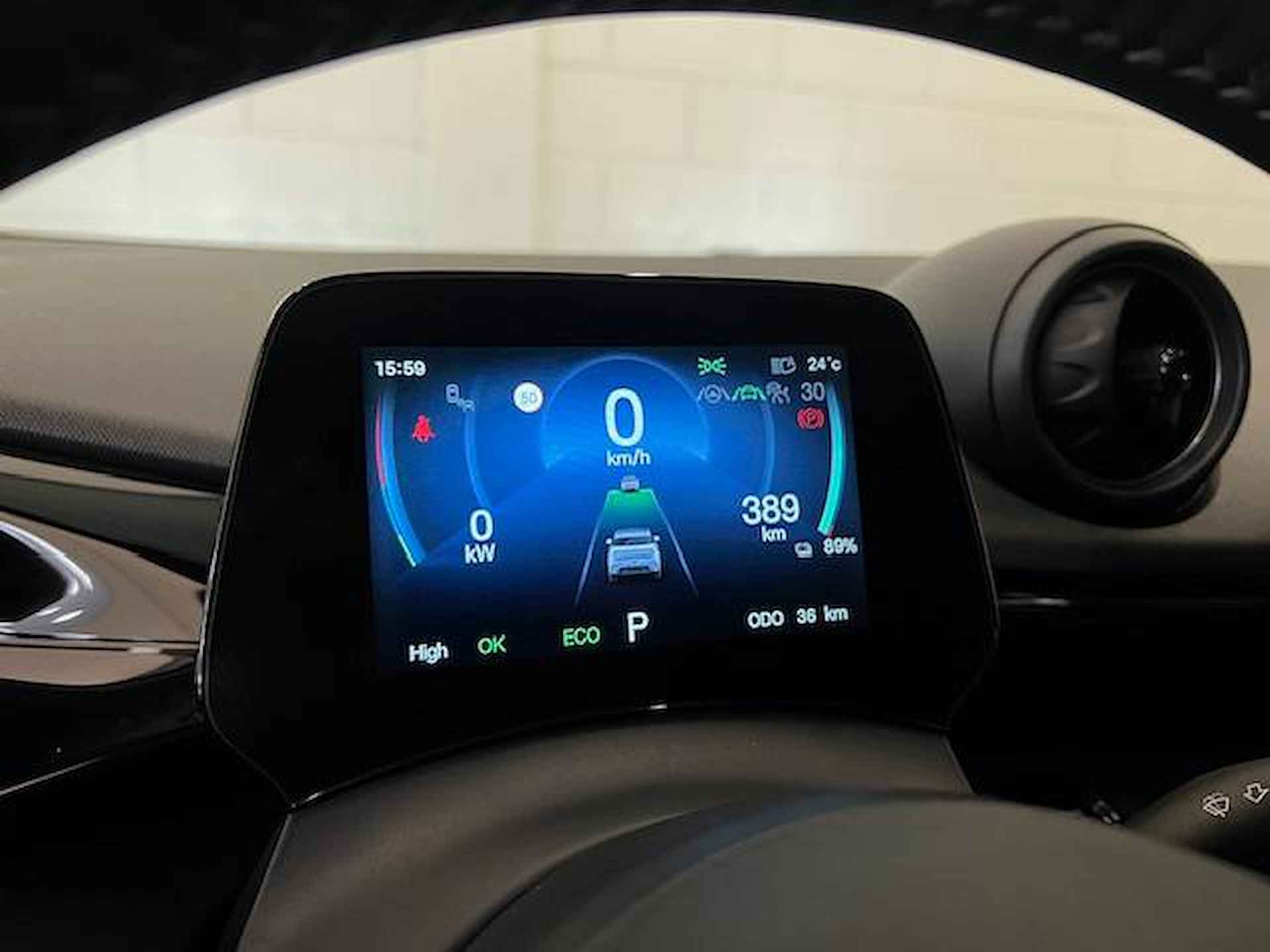 BYD DOLPHIN Design 60 kWh VOORRAAD ACTIE! | CLIMATE CONTROL | BEDIENING VIA APP | APPLE CARPLAY | ANDROID AUTO | 360 CAMERA | ELECTRISCHE STOELEN - 10/19