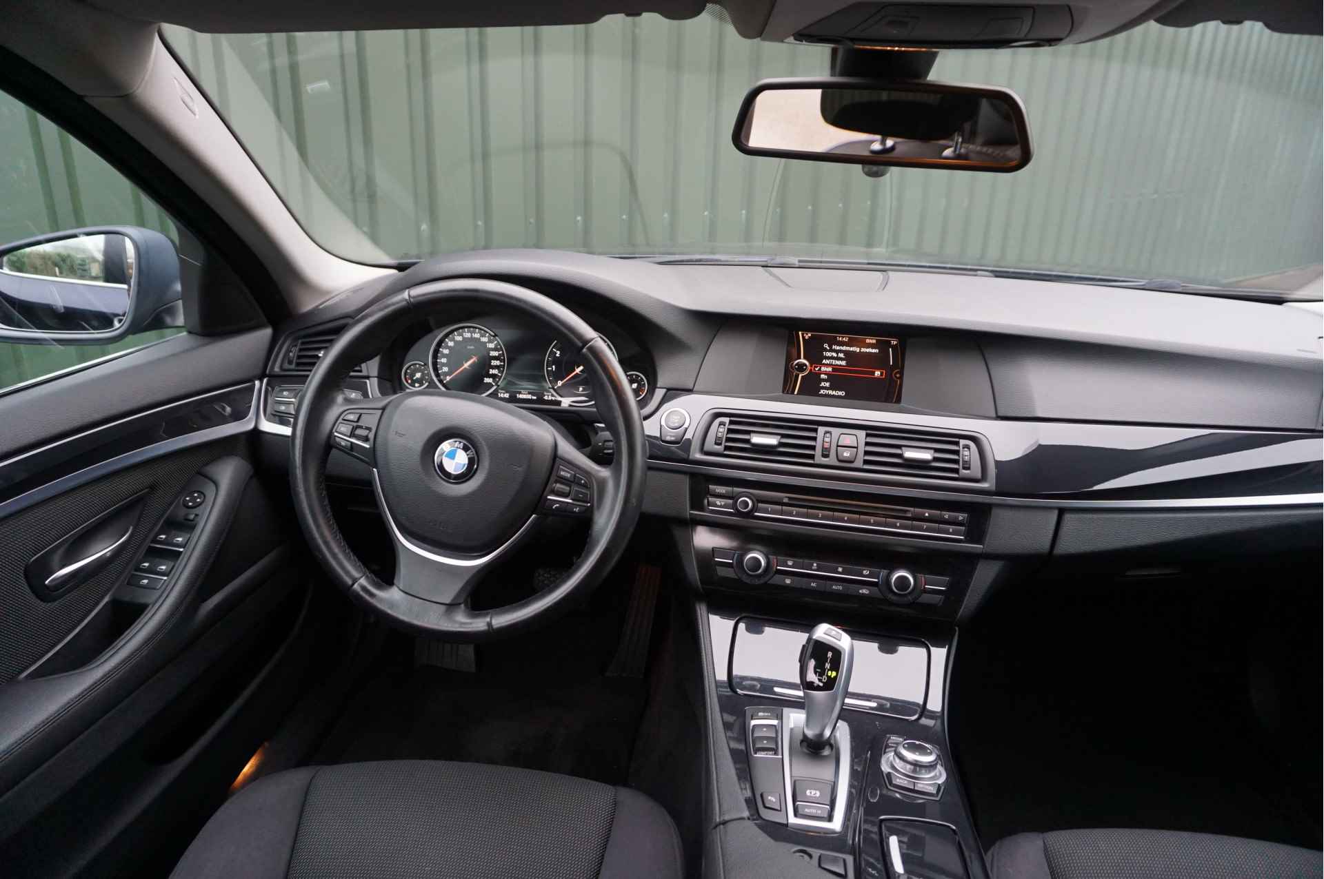 BMW 5 Serie Touring 520i Executive Automaat + Trekhaak/ Navi/ Cruise/ PDC/ NL-Auto/ Garantie! - 6/42