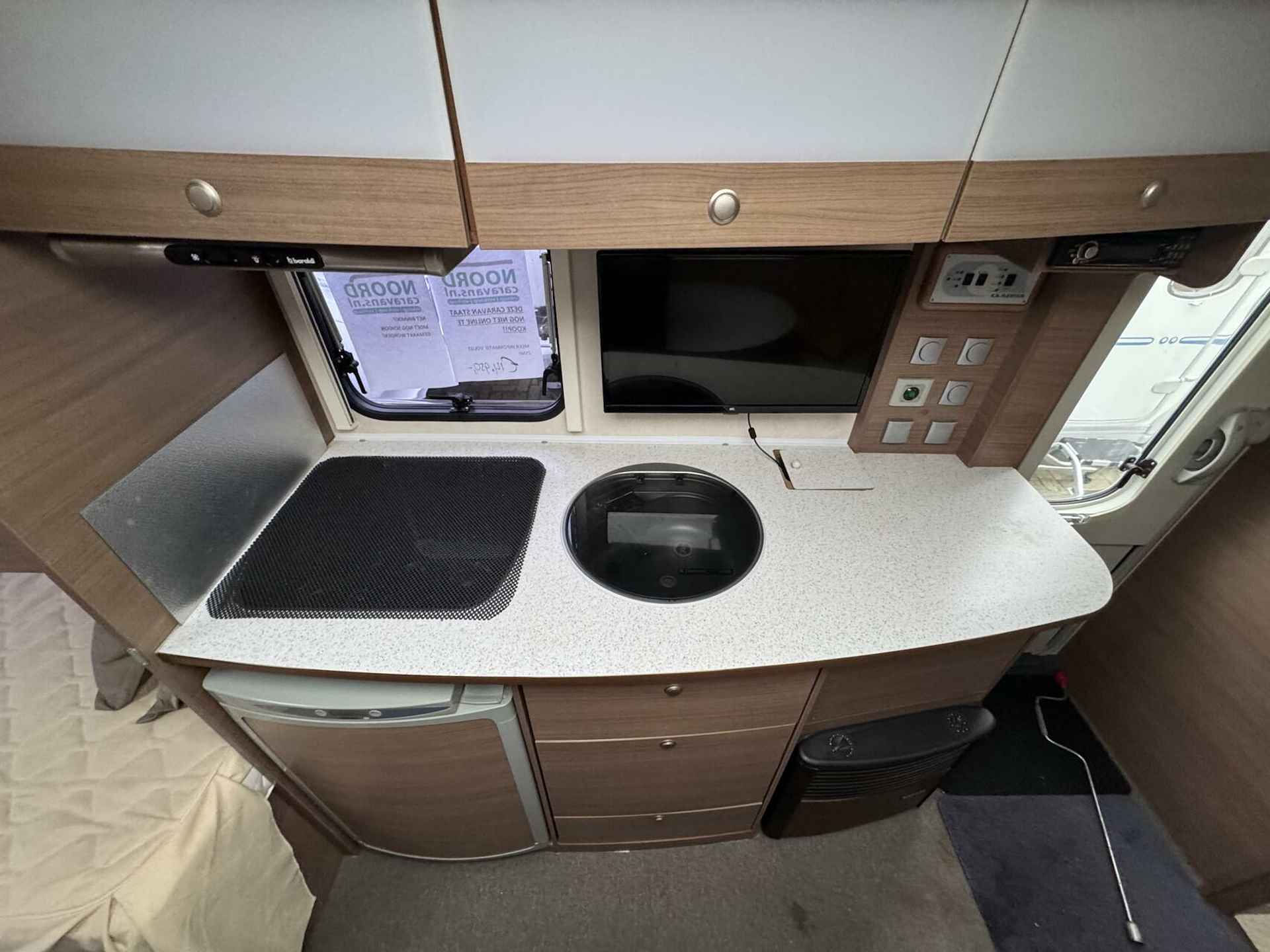 ADRIA ADIVA 513 LT, ENKELE BEDDEN, MOVER, RONDZIT, BADKAMER - 13/22