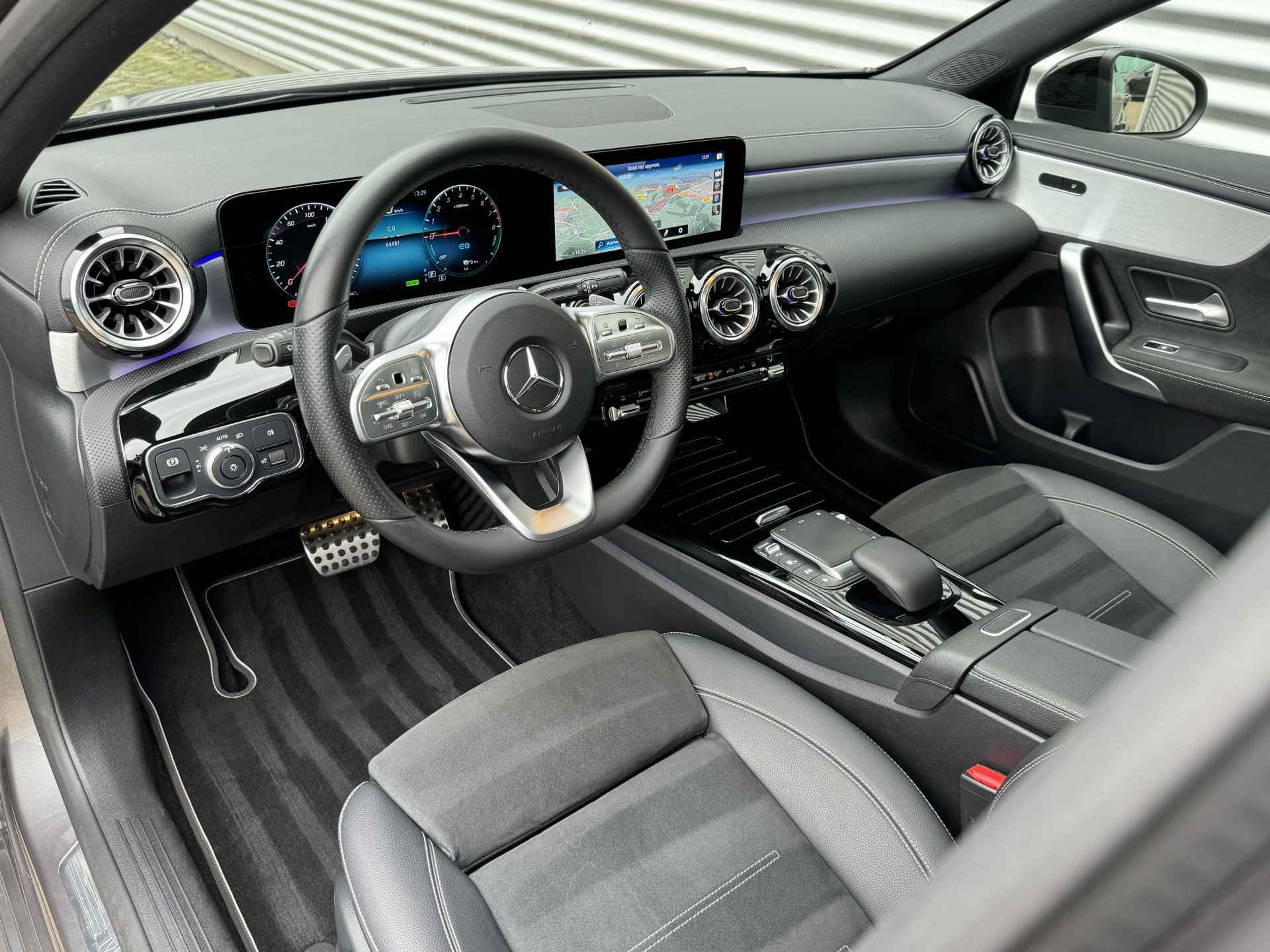 Mercedes-Benz A-Klasse 250 e AMG Line Night Edition | Panorama | Widescreen | Sfeer | Carplay | Camera | - 17/22