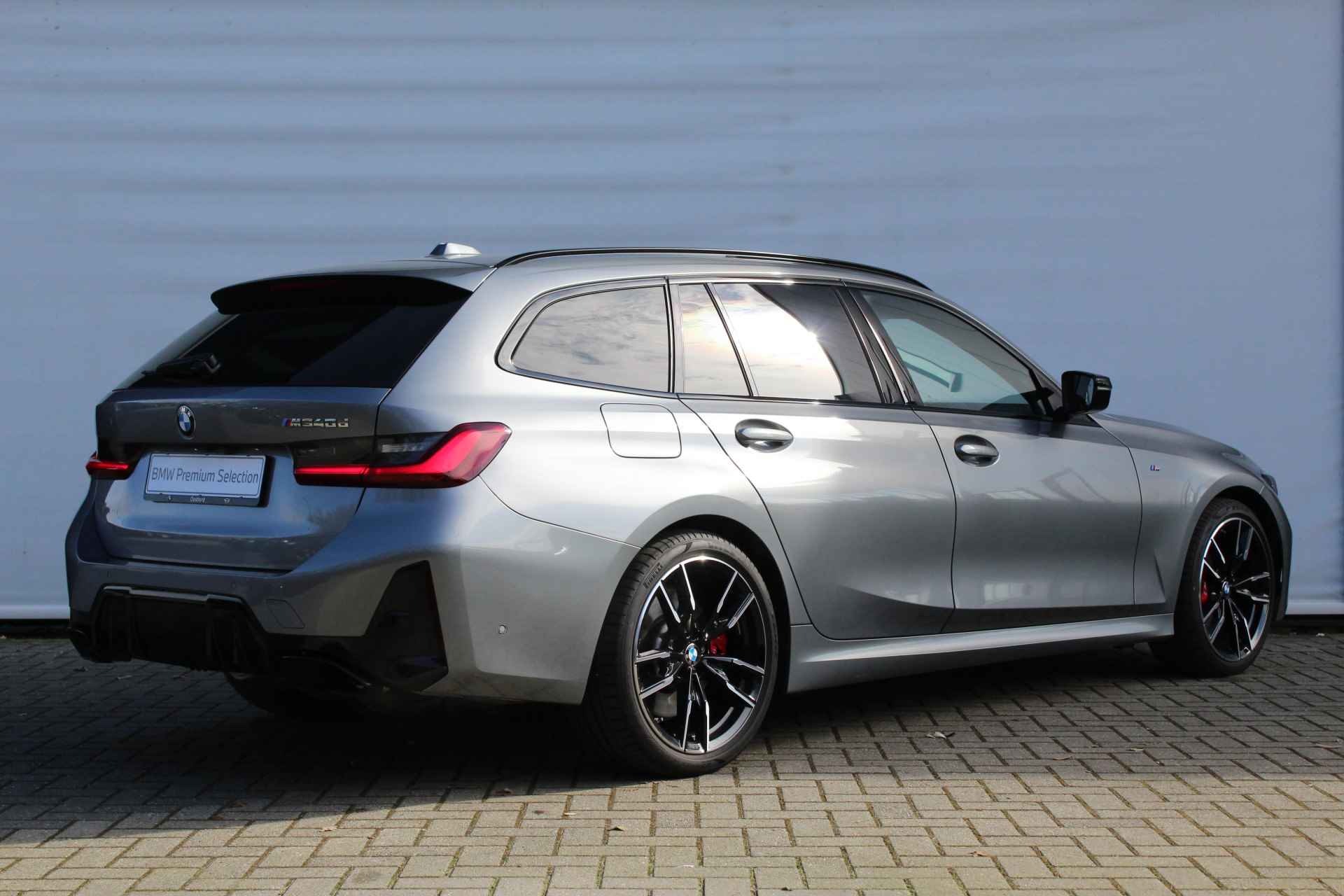 BMW 3 Serie Touring M340d xDrive High Executive Automaat / Panoramadak / Trekhaak / Adaptieve LED / Active Cruise Control / Comfort Access / Parking Assistant - 5/28