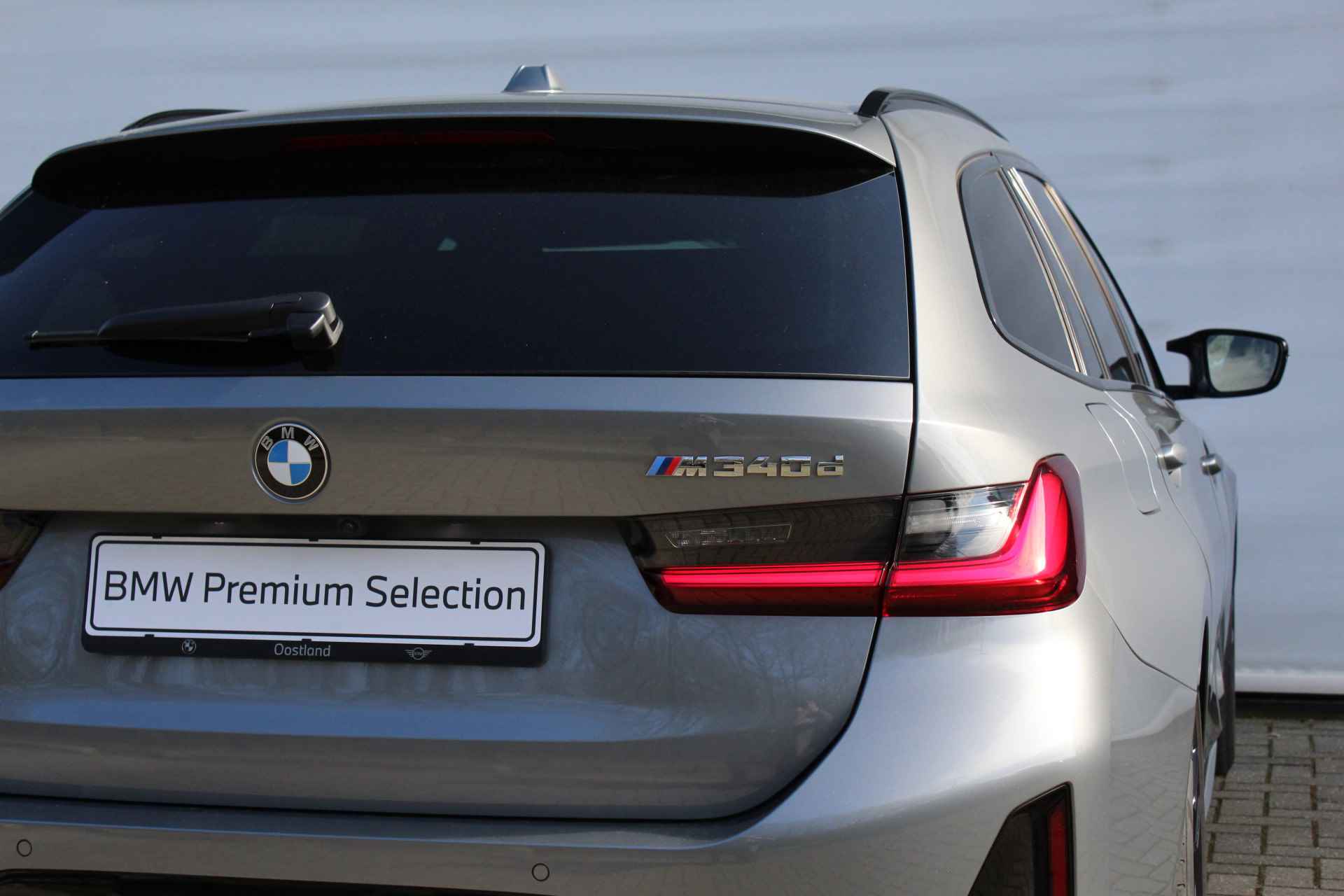 BMW 3 Serie Touring M340d xDrive High Executive Automaat / Panoramadak / Trekhaak / Adaptieve LED / Active Cruise Control / Comfort Access / Parking Assistant - 17/28