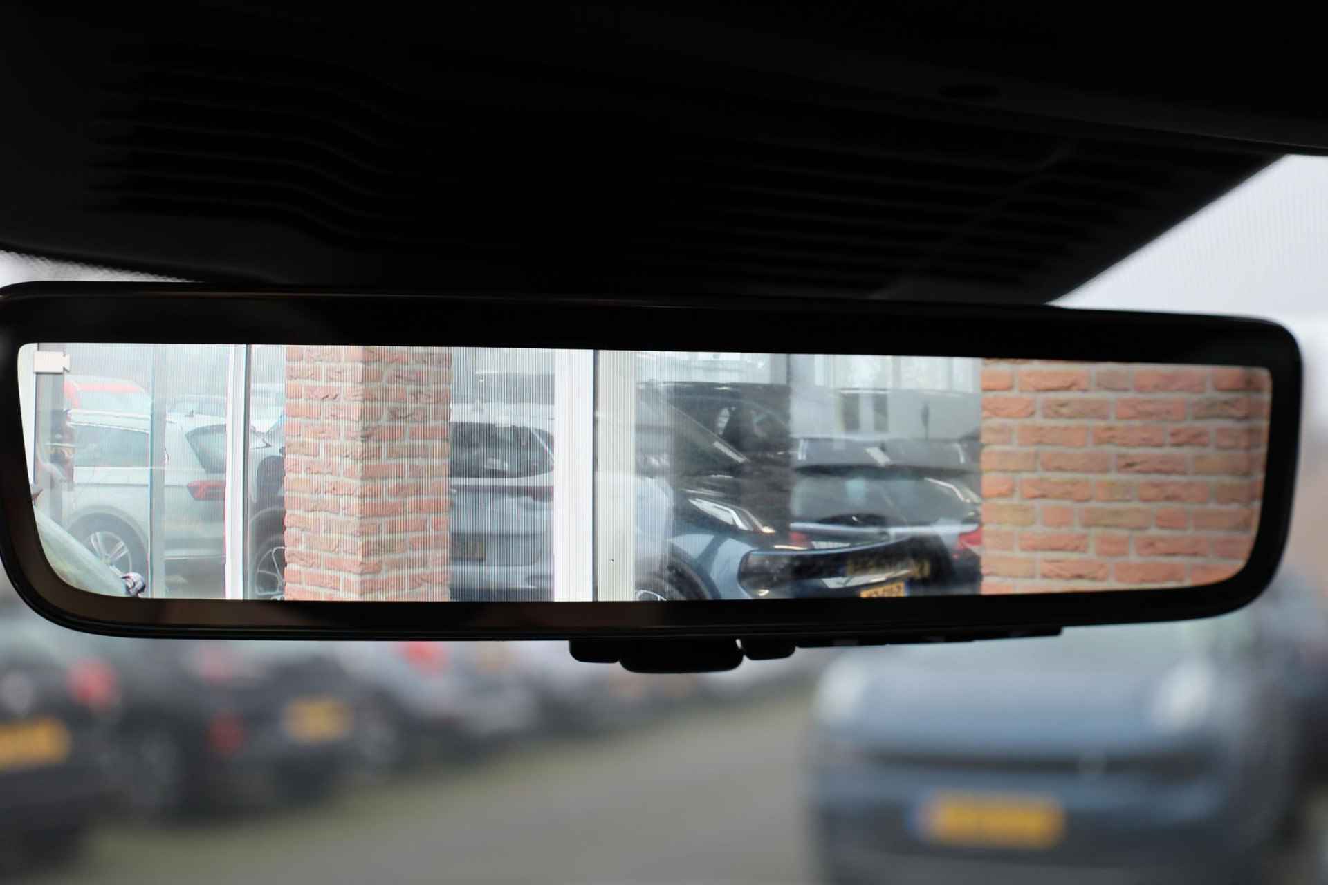 Land Rover Discovery Sport P300e 1.5 R-Dynamic PANO WINDSOR-LEER MEMORY ELEK.TREKHAAK 20"LMV CAMERA RUITVERWARMING MERIDIAN GSM-LADER ELEK.LAADKLEP 4x4 STOELVERW. ZWARTE-HEMEL NAVI - 9/61