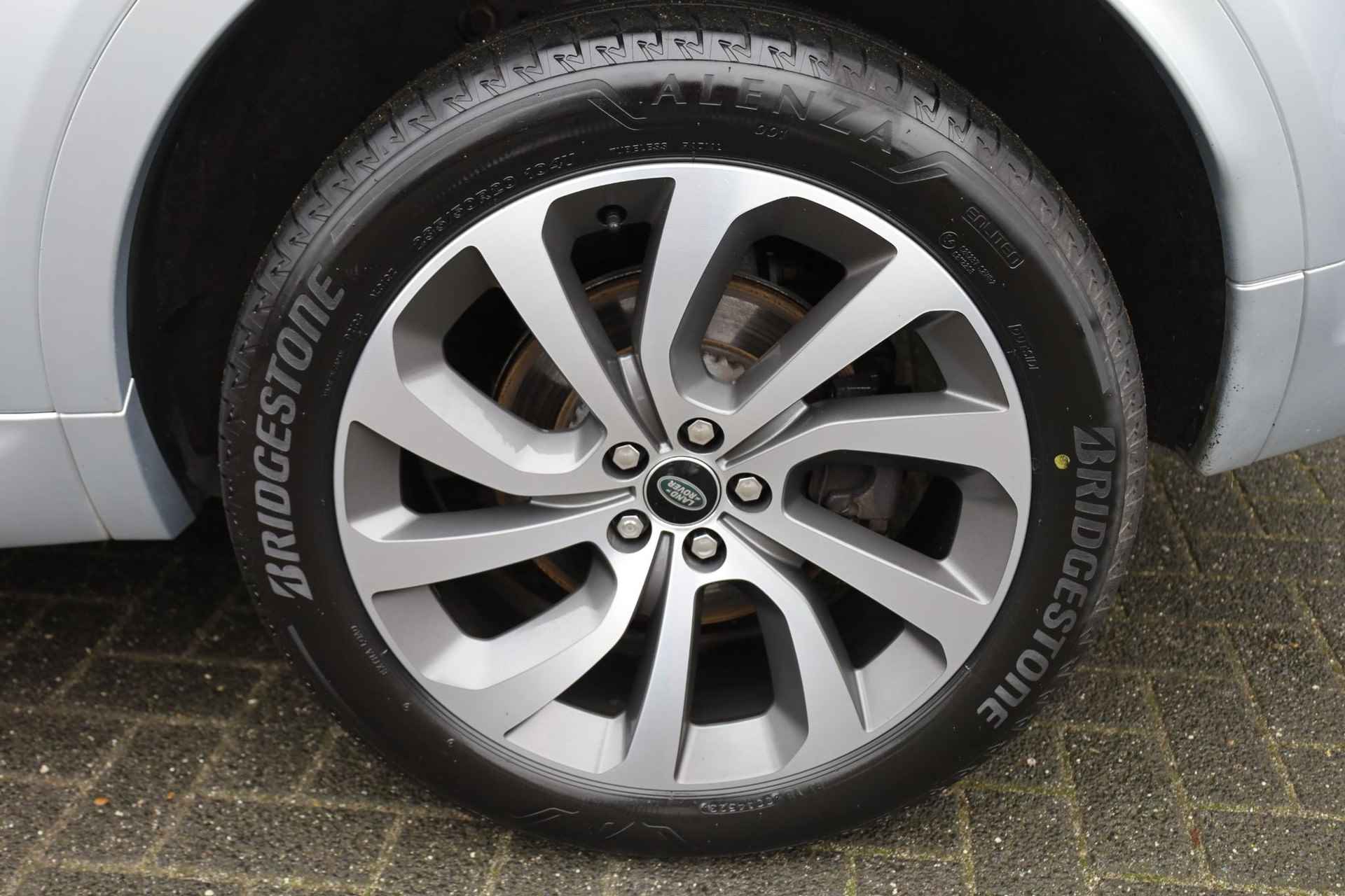 Land Rover Discovery Sport P300e 1.5 R-Dynamic PANO WINDSOR-LEER MEMORY ELEK.TREKHAAK 20"LMV CAMERA RUITVERWARMING MERIDIAN GSM-LADER ELEK.LAADKLEP 4x4 STOELVERW. ZWARTE-HEMEL NAVI - 13/61