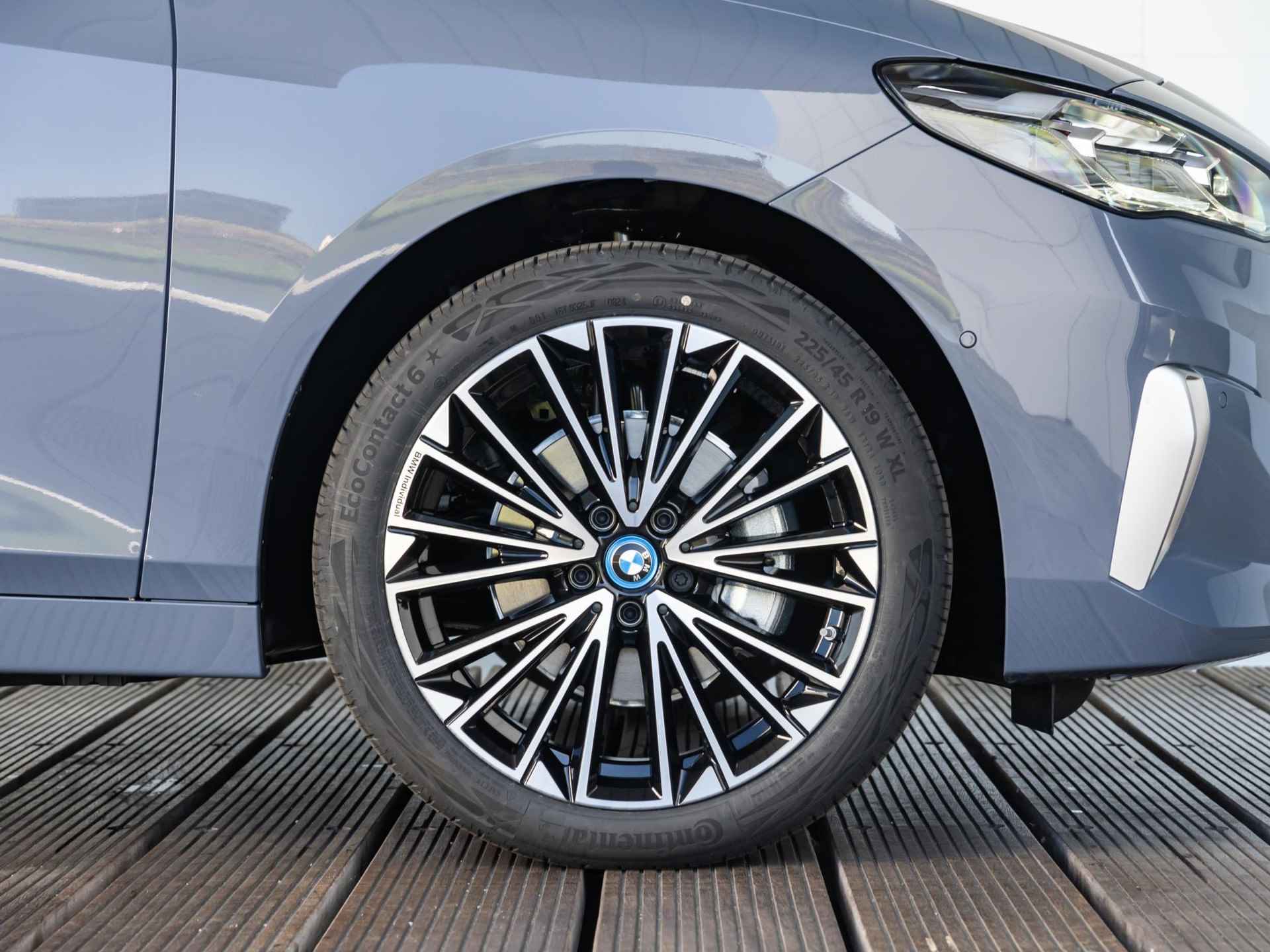 BMW 2 Serie Active Tourer 225e xDrive | Luxery Line | Comfort Pack | Travel Pack | Equipment Pack - 6/41