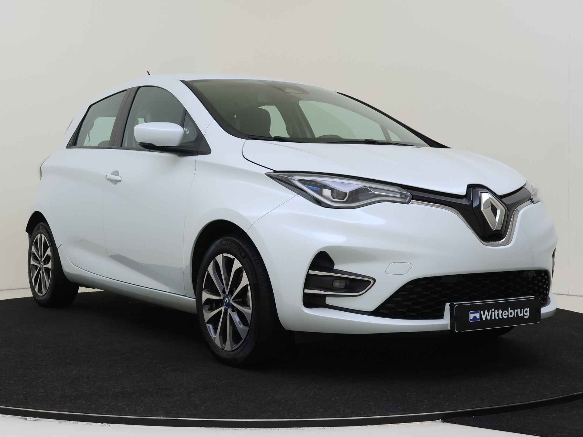 Renault ZOE R135 Zen 52 kWh (ex Accu) Automaat | 3 Fase Lader | Navigatie | Climate Control - 4/37