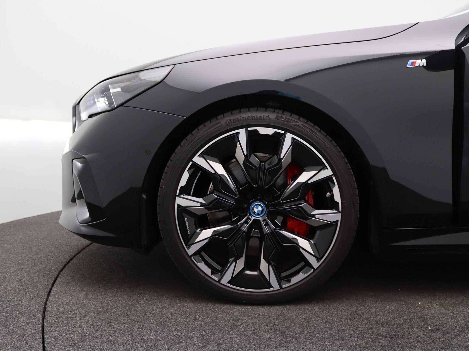 BMW i5 Touring M60 xDrive 84 kWh | 21'' inch Individual Velgen | 600Pk | B&W-audio| Elektrische trekhaak - 16/54