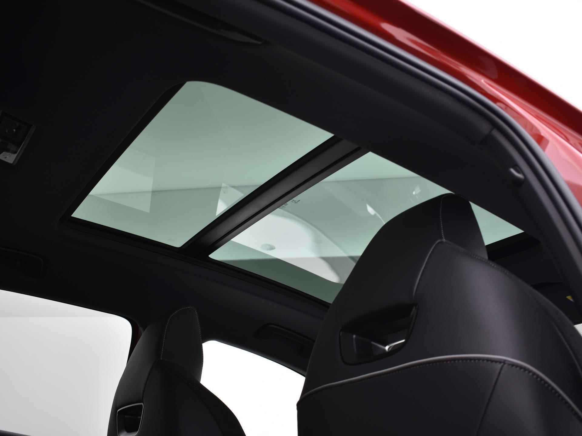 Škoda Enyaq iV Sportline iV Elektromotor 150 kW / 204 pk SUV Škoda Enyaq iV 80 Sportline 77 kWh | Assistentie | Comfort plus | Klimaat | Licht plus | Panorama dak | Transport | Trekhaakvoorbereiding | Warmtepomp | Omrijdeal - 13/25