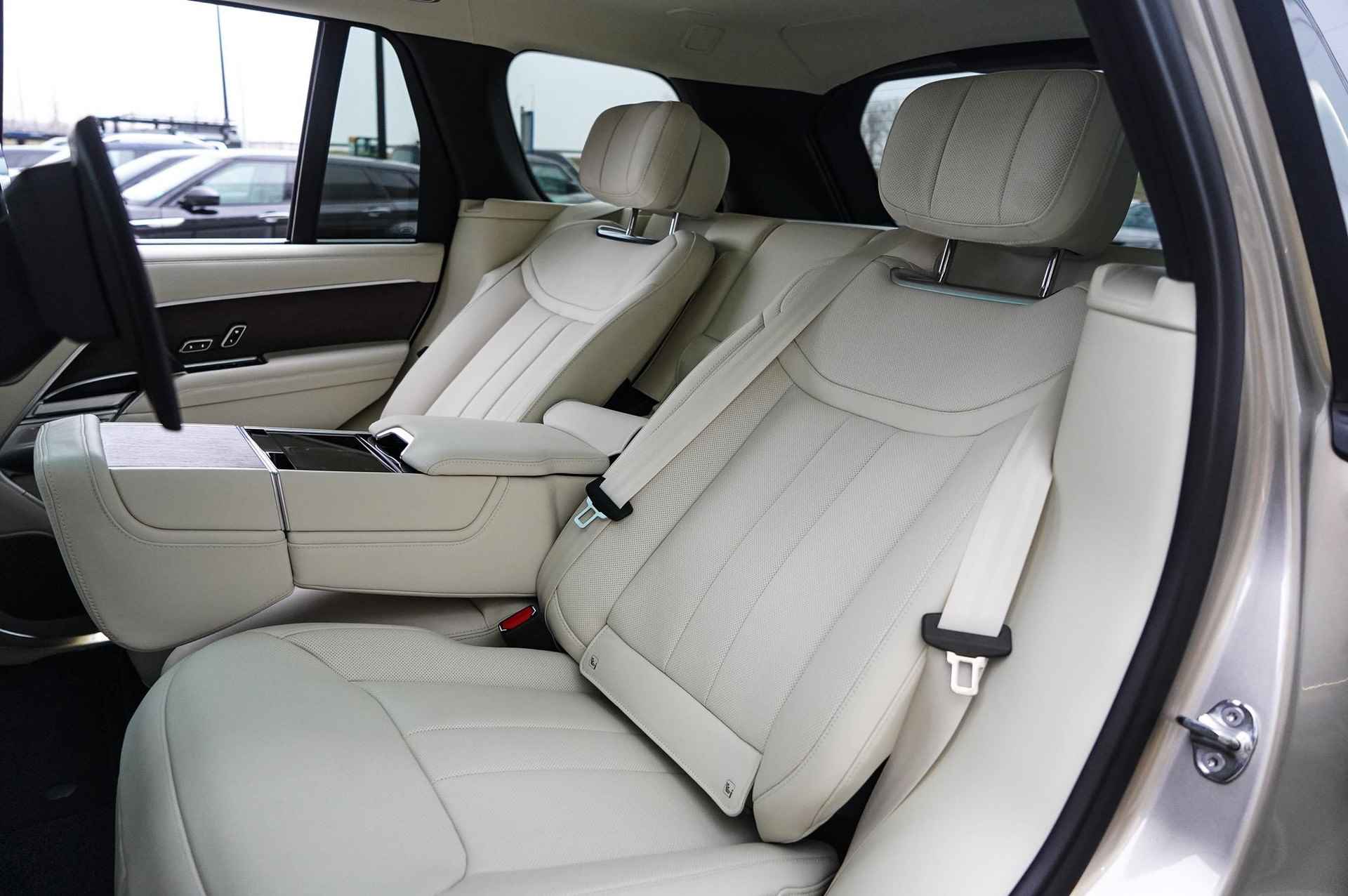 Land Rover Range Rover P460e Autobiography PHEV | Batumi Gold | Rear Seat Entertainment | Perlino Leather | - 22/39