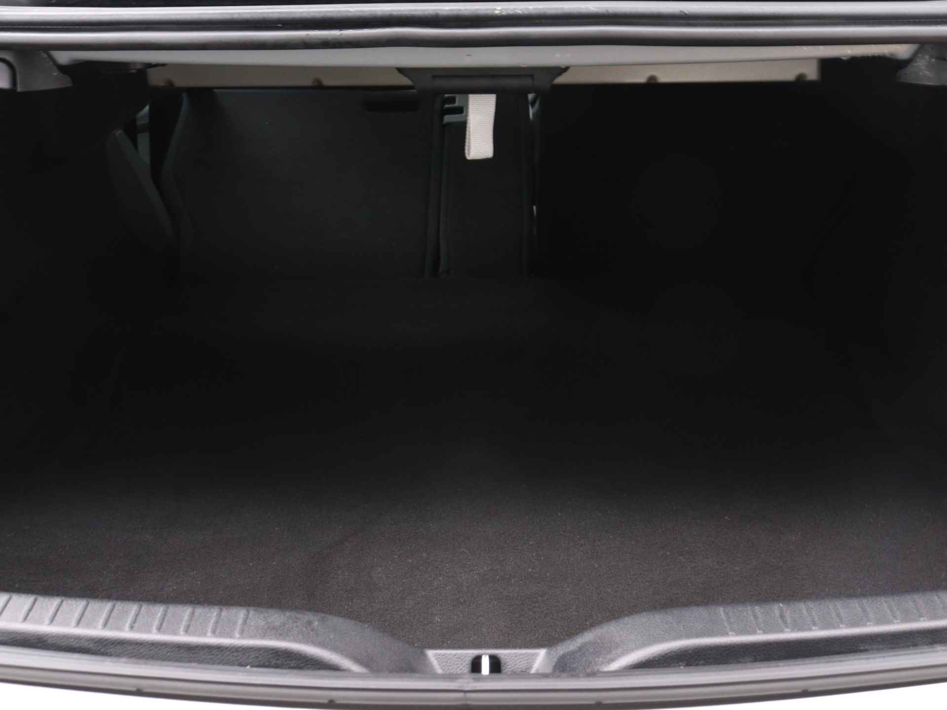 Mercedes-Benz C-Klasse 200 Ambition | Panoramadak | Parkeersensoren + Camera | Stoelverwarming | Cruise control | - 31/43