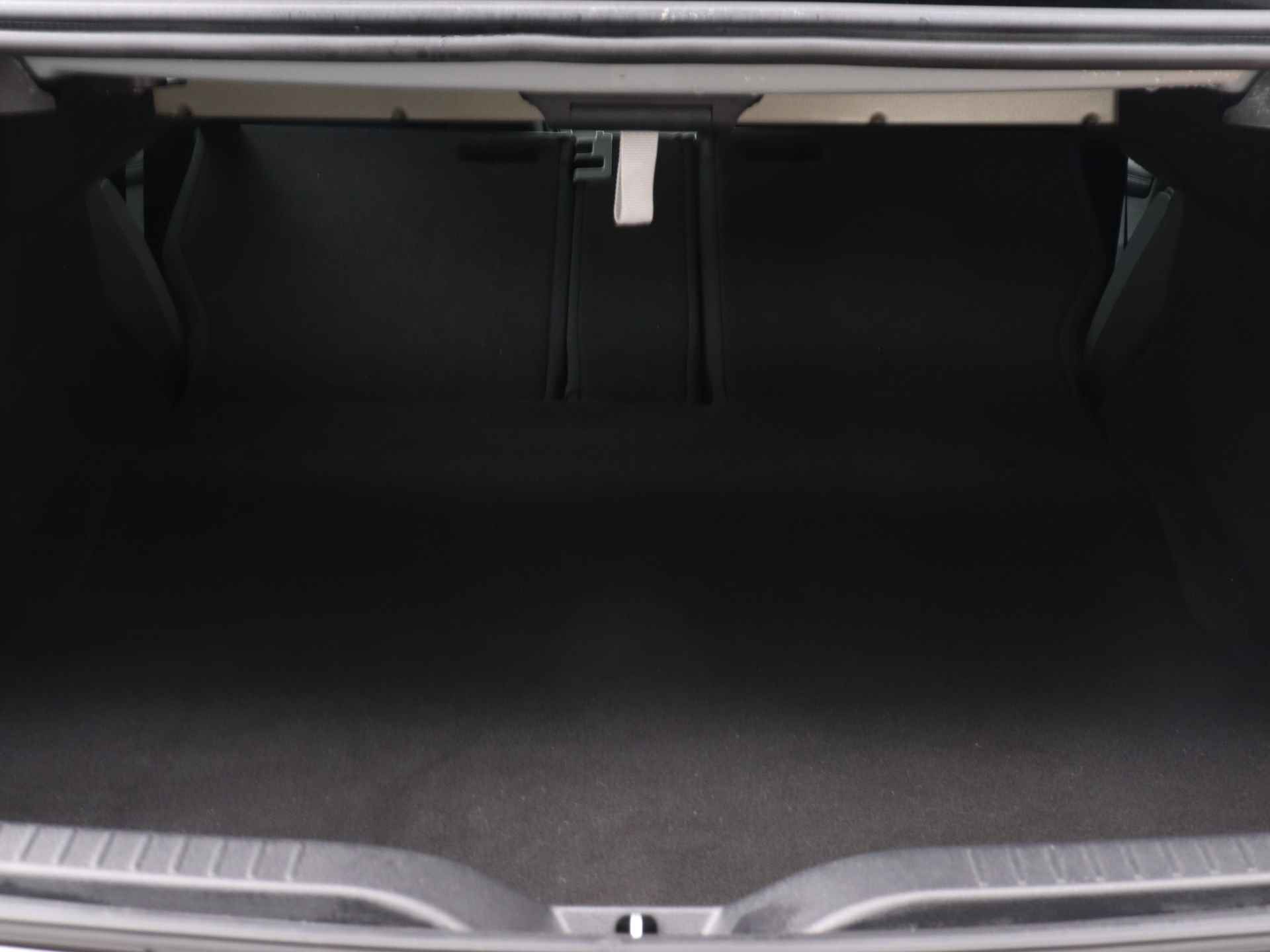 Mercedes-Benz C-Klasse 200 Ambition | Panoramadak | Parkeersensoren + Camera | Stoelverwarming | Cruise control | - 32/43