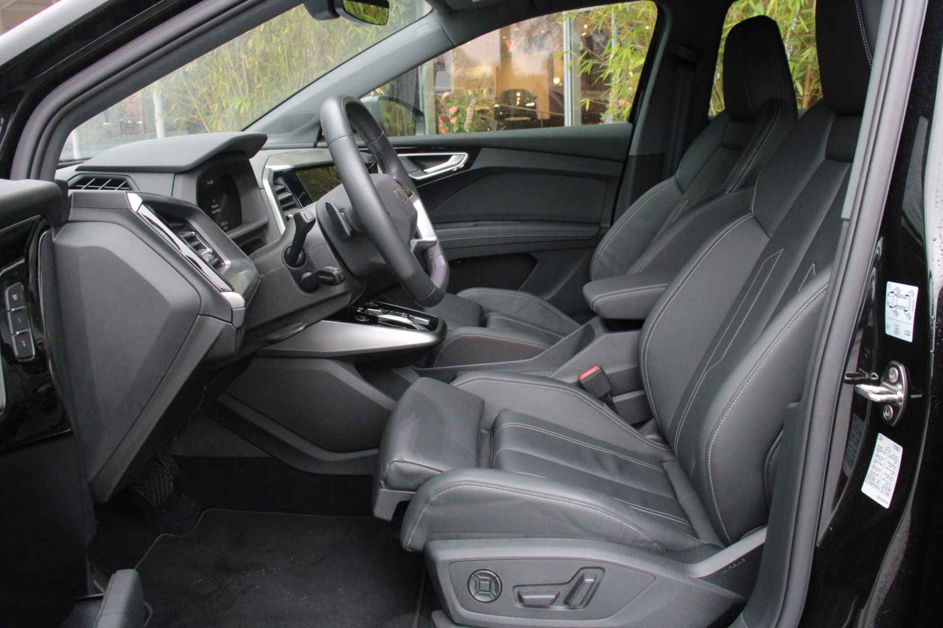 Audi Q4 e-tron 40 Advanced edition 77 kWh | Matrix LED | Camera | Lederen sportstoelen | Adaptive Cruise | Dodehoek sensoren - 6/18