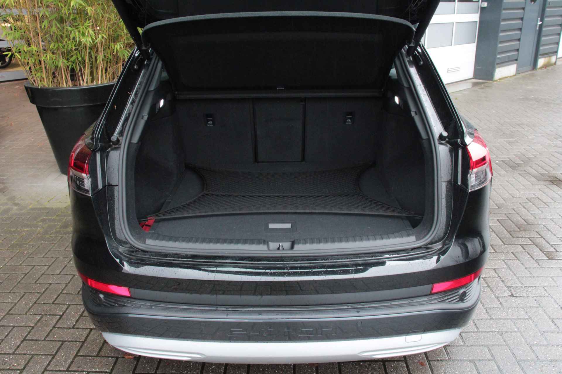 Audi Q4 e-tron 40 Advanced edition 77 kWh | Matrix LED | Camera | Lederen sportstoelen | Adaptive Cruise | Dodehoeksensoren - 8/18
