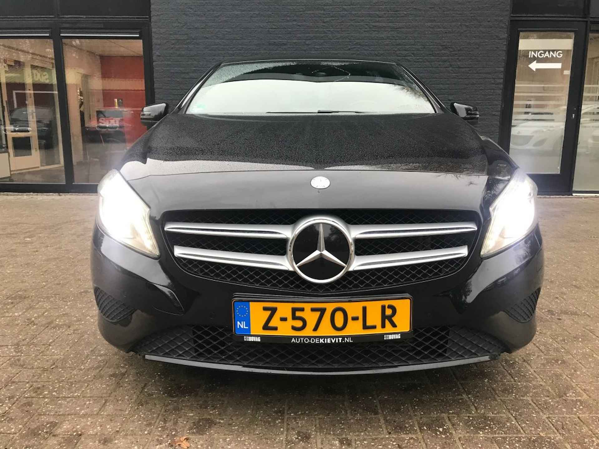 MERCEDES-BENZ A-klasse a200 **automaat/nieuw model** - 3/25