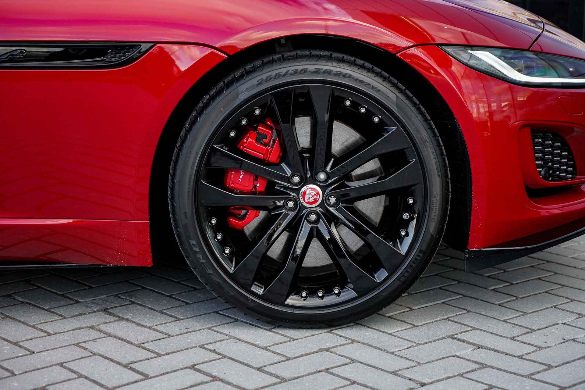 Jaguar F-TYPE P300 RWD R-Dynamic Black | Convertible | Meridian Audio | 20" Gloss Black | Sportuitlaat - 4/27