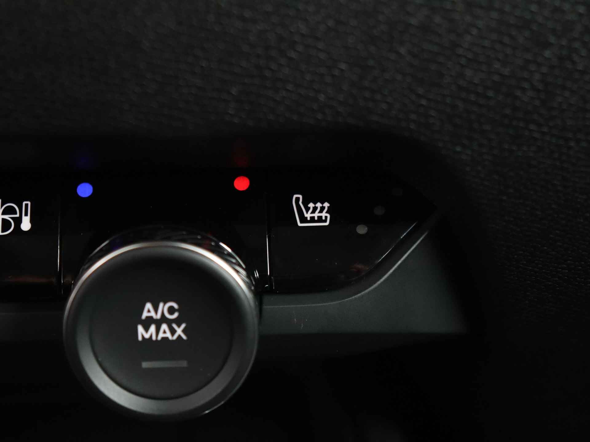 Citroën Ë-C4 X Feel Pack 50 kWh X | RIJKLAAR | Parelmoer wit | Navigatie | Stoelverwarming | Voorruit verwarming | - 19/27