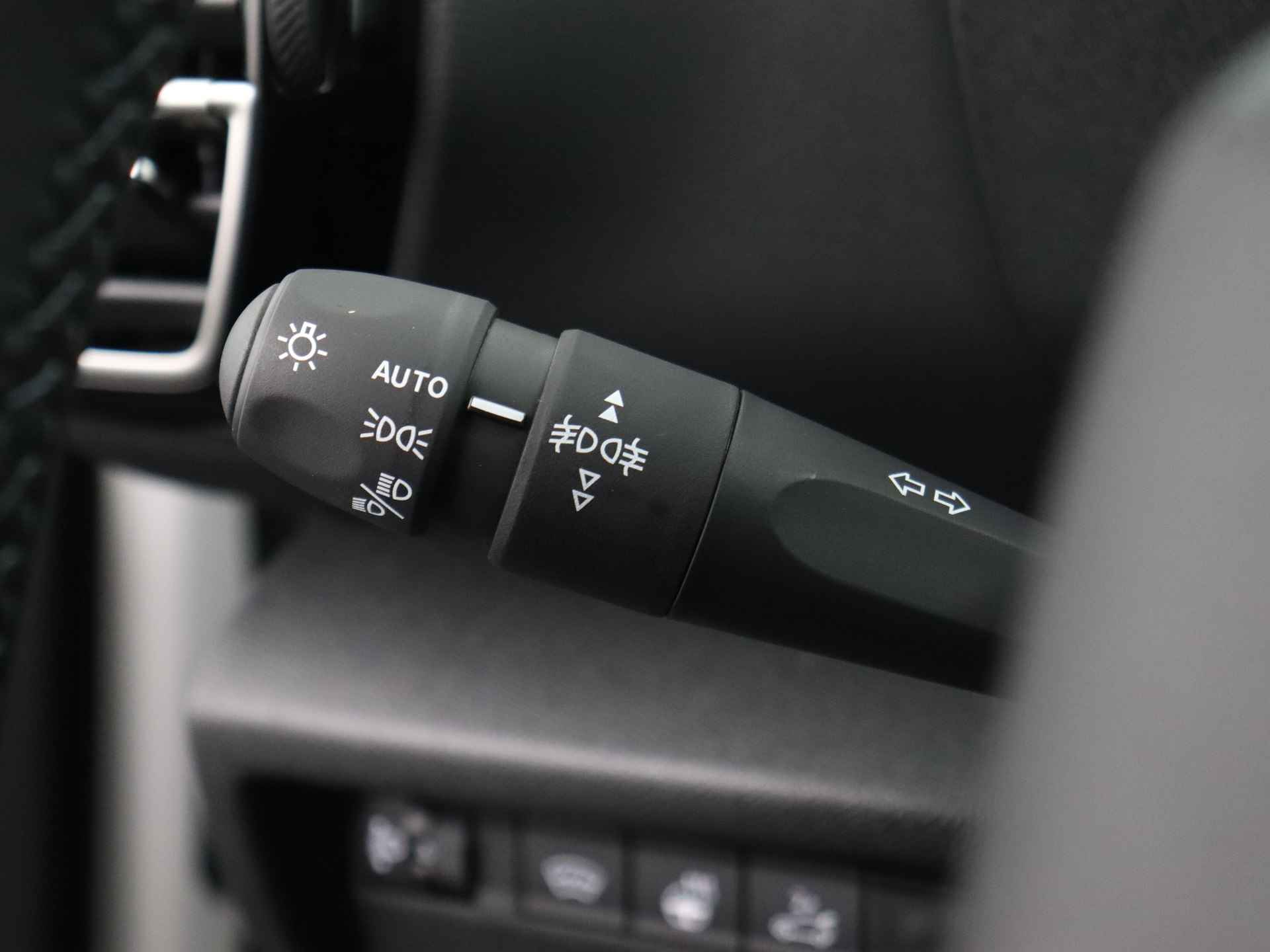 Citroën Ë-C4 X Feel Pack 50 kWh X | RIJKLAAR | Parelmoer wit | Navigatie | Stoelverwarming | Voorruit verwarming | - 22/27