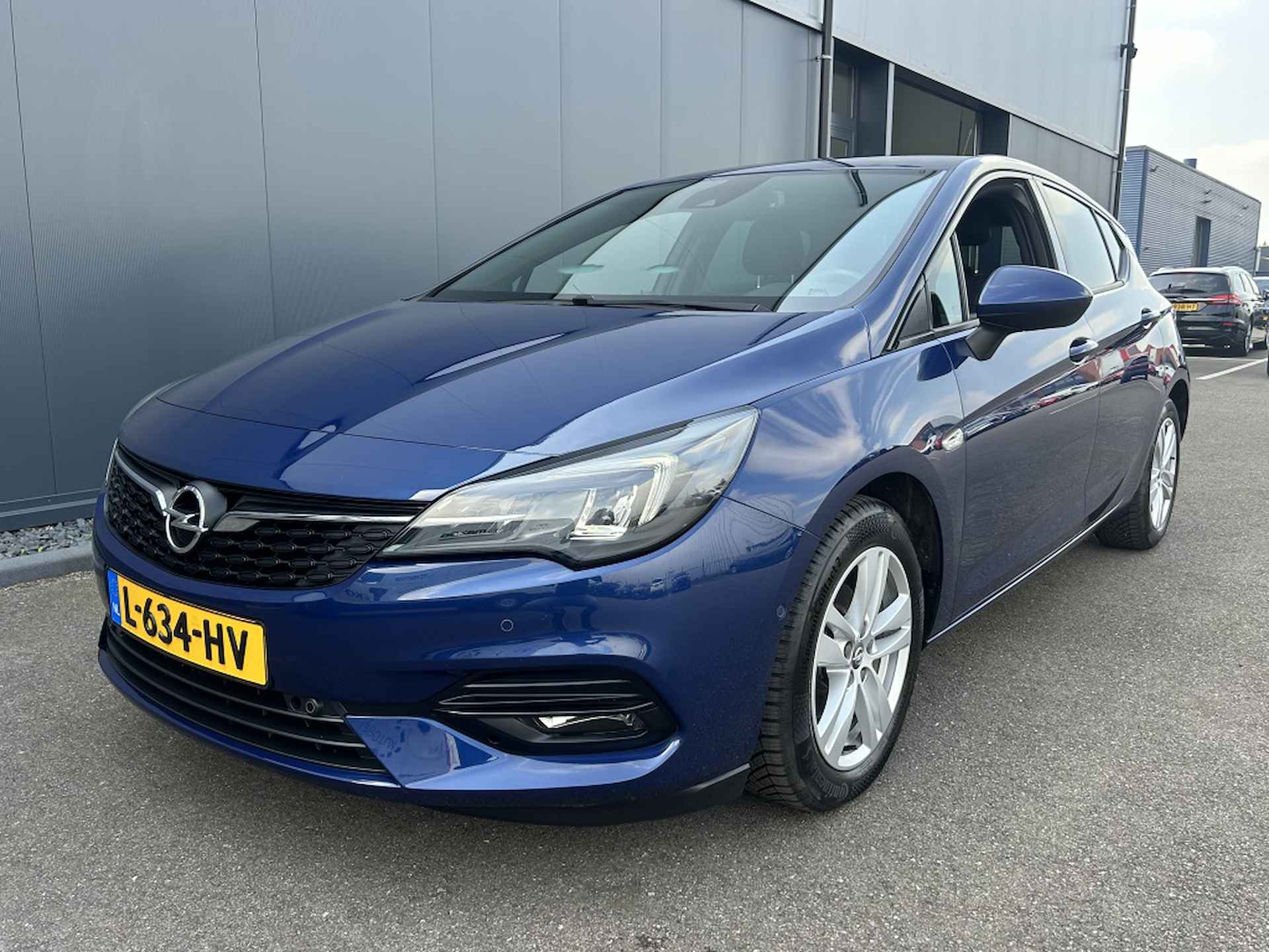 Opel Astra 1.2 Elegance / Cruise control / Camera - 4/26