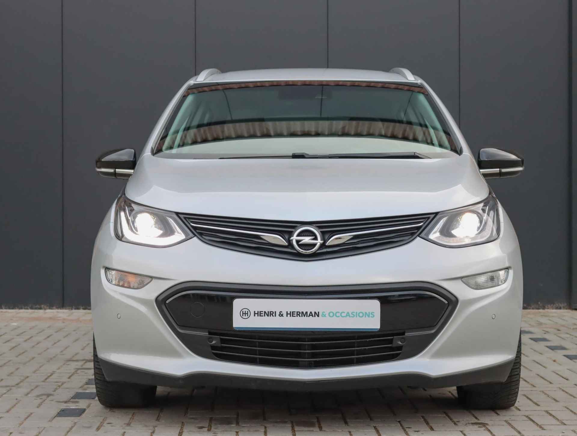 Opel Ampera-e 60kWh 204pk Business | All Season Banden | Stoel- & Stuurverwarming | Navigatie via Apple Carplay / Android Auto - 39/44