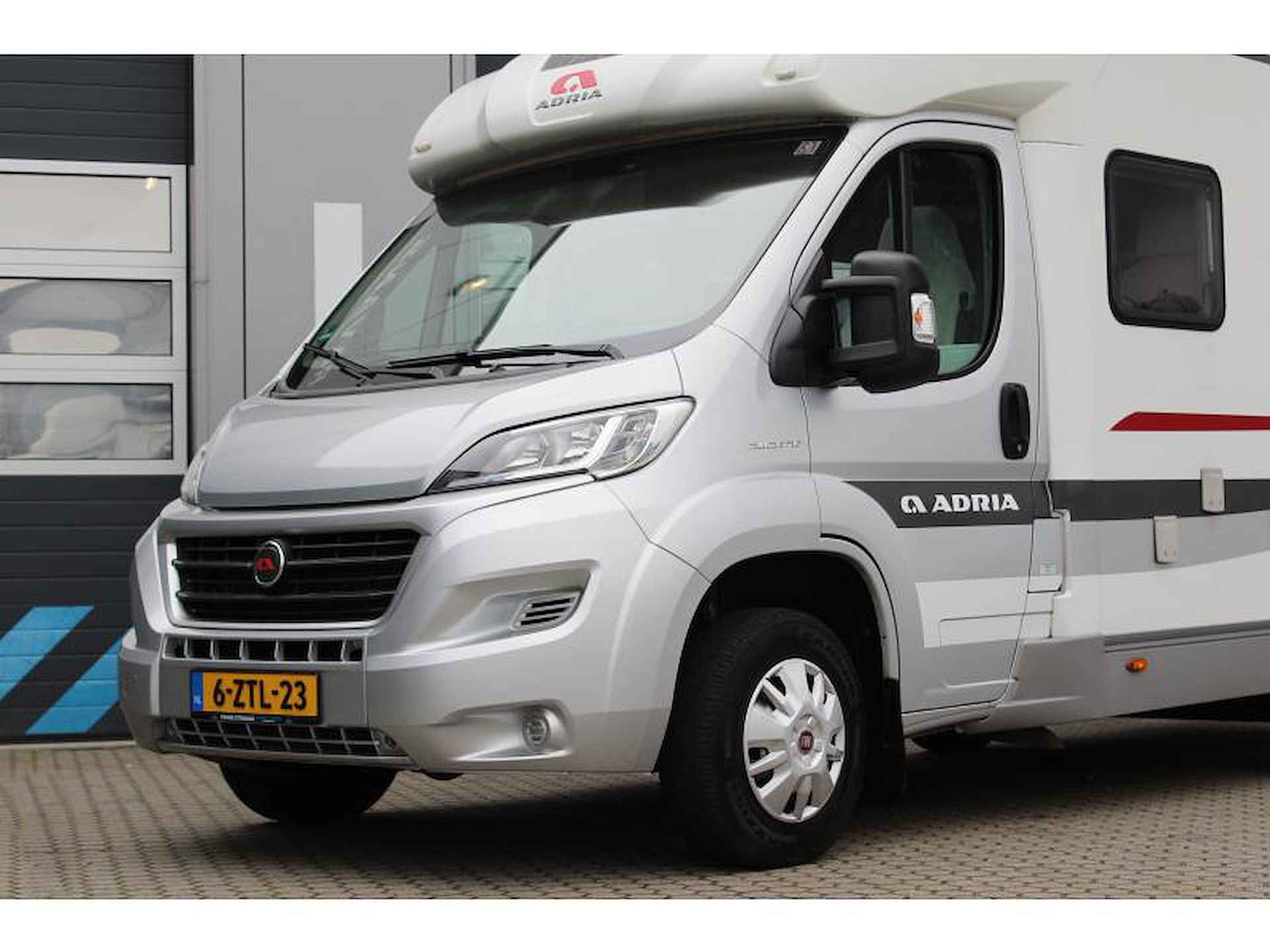 Adria Compact SL Enkele bedden | Bearlock - 4/25