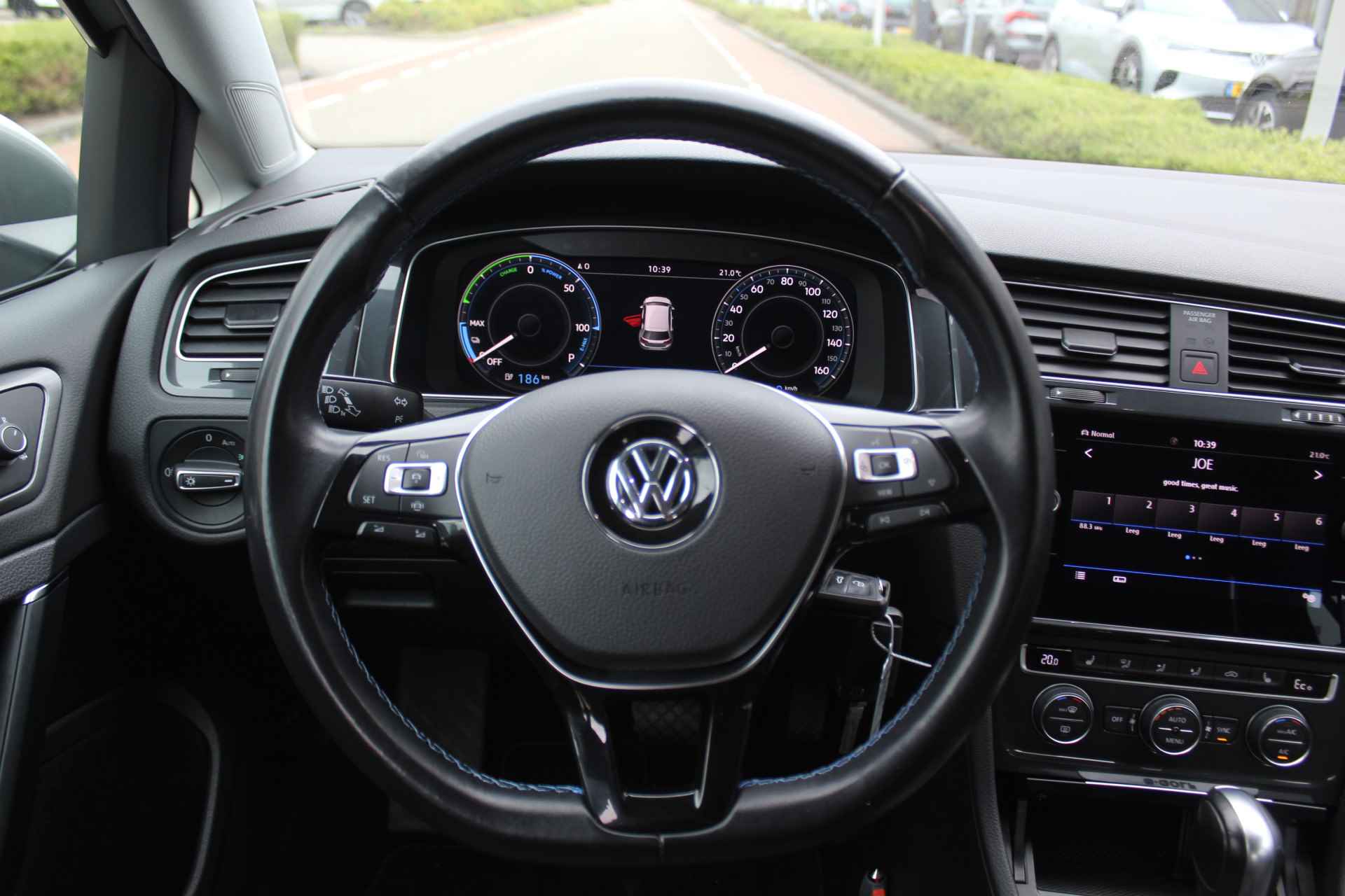 Volkswagen e-Golf E-DITION Metallic/ Digitale Cockpit/ Led/ Parkeersensor V. + A/ Clima/ Navi - 11/29