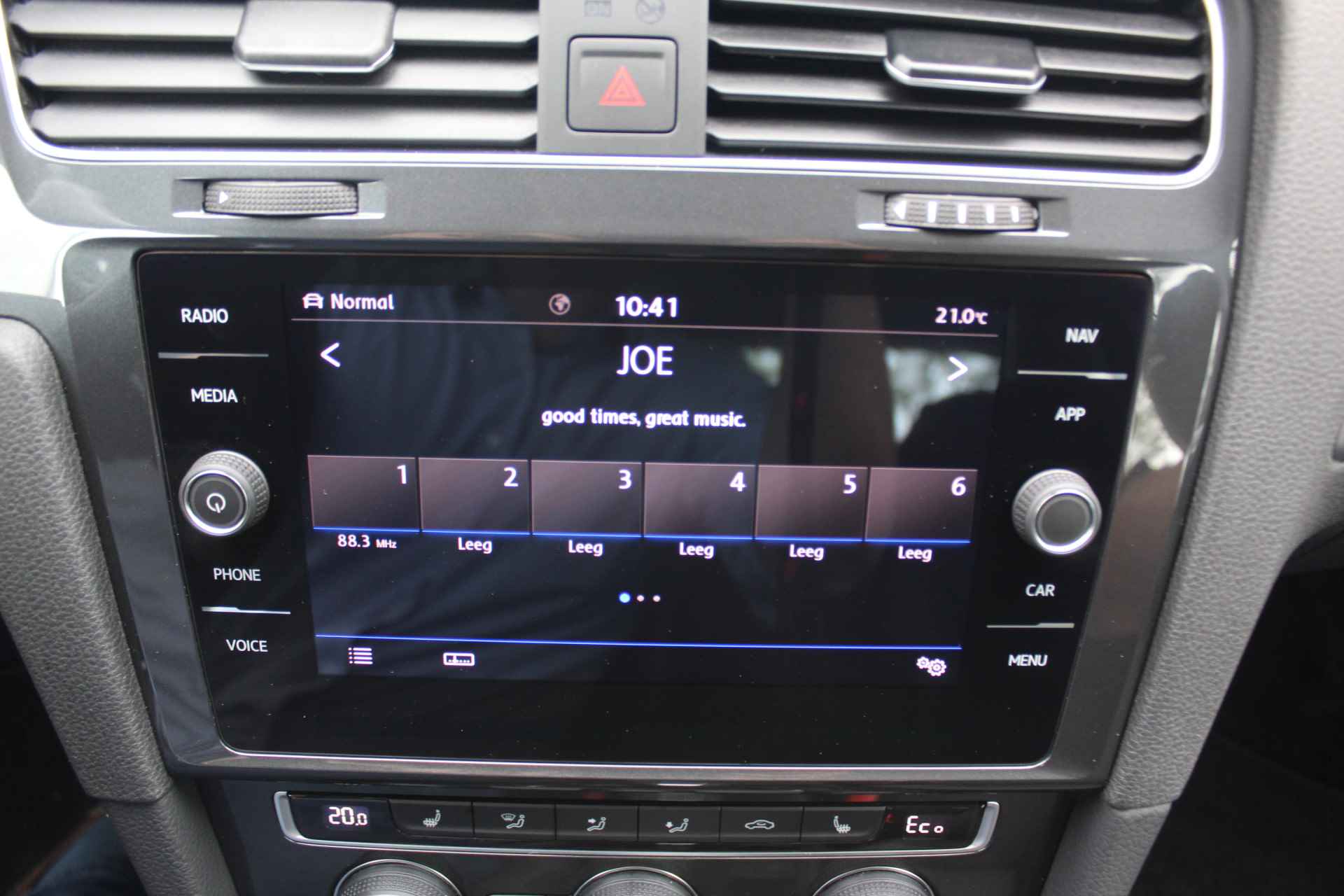 Volkswagen e-Golf E-DITION Metallic/ Digitale Cockpit/ Led/ Parkeersensor V. + A/ Clima/ Navi - 20/29