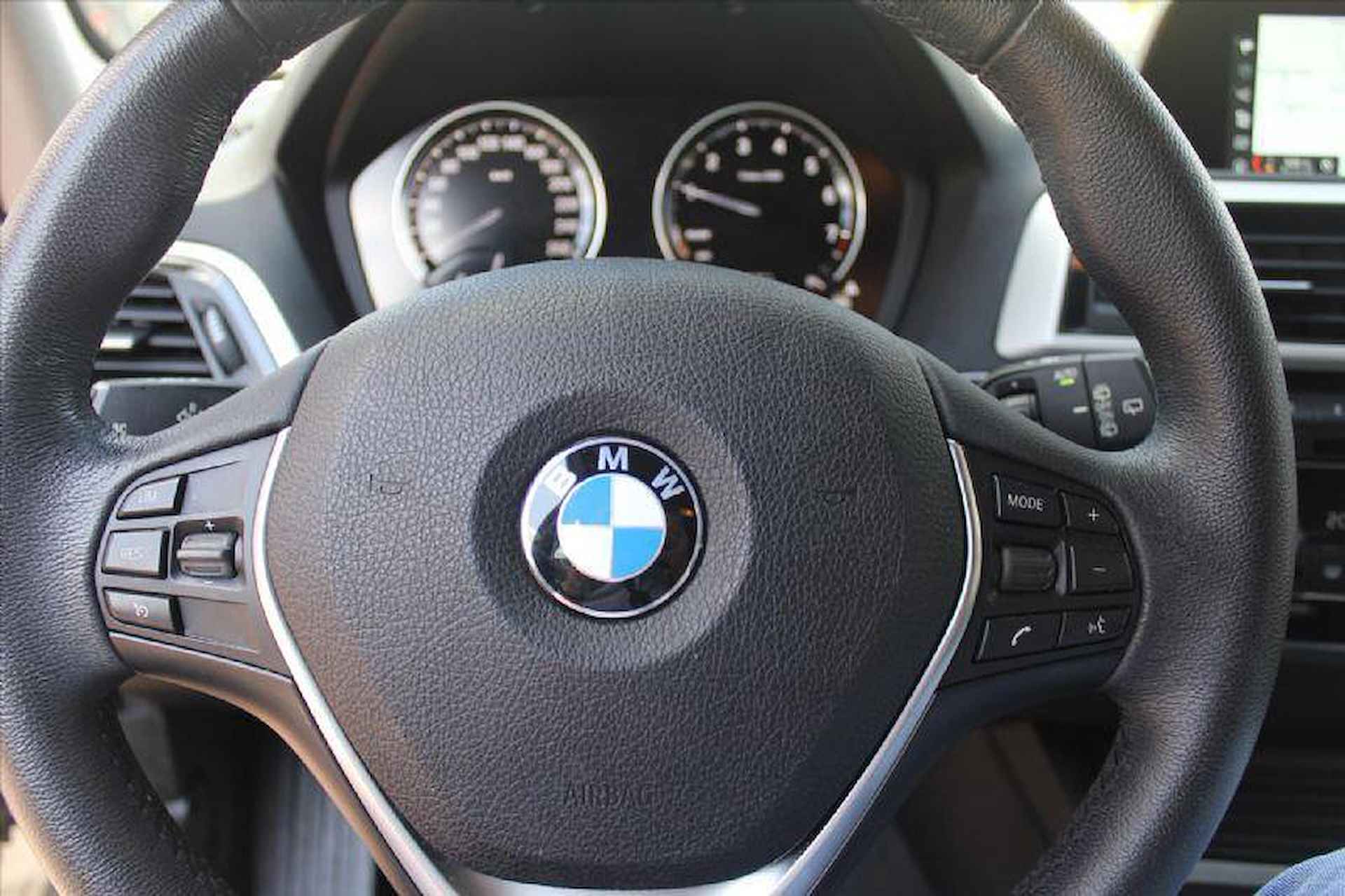 BMW 1-Serie (f20) 118i 136 PK AUTOMAAT | EXECUTIEVE | NAVI | PDC | LED KOPLAMPEN | - 12/15