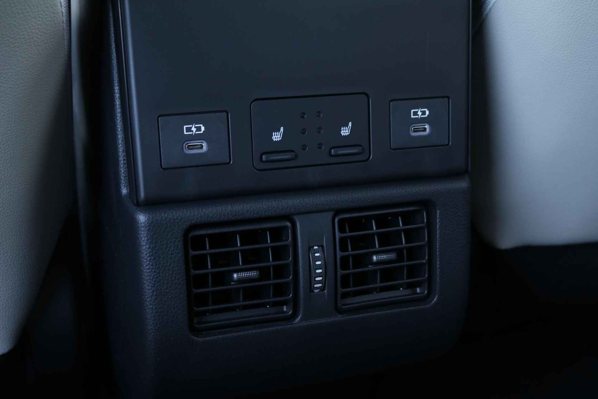 Toyota bZ4X Premium 71 kWh, Grijs leder, Blindspot, 20"LM velg - 21/47