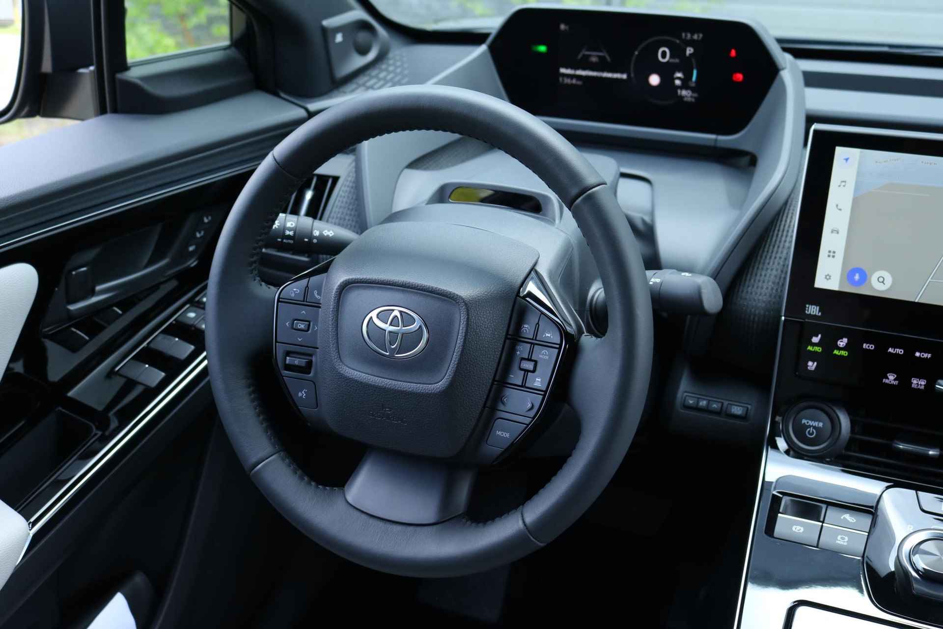 Toyota bZ4X Premium 71 kWh, Grijs leder, Blindspot, 20"LM velg - 23/47