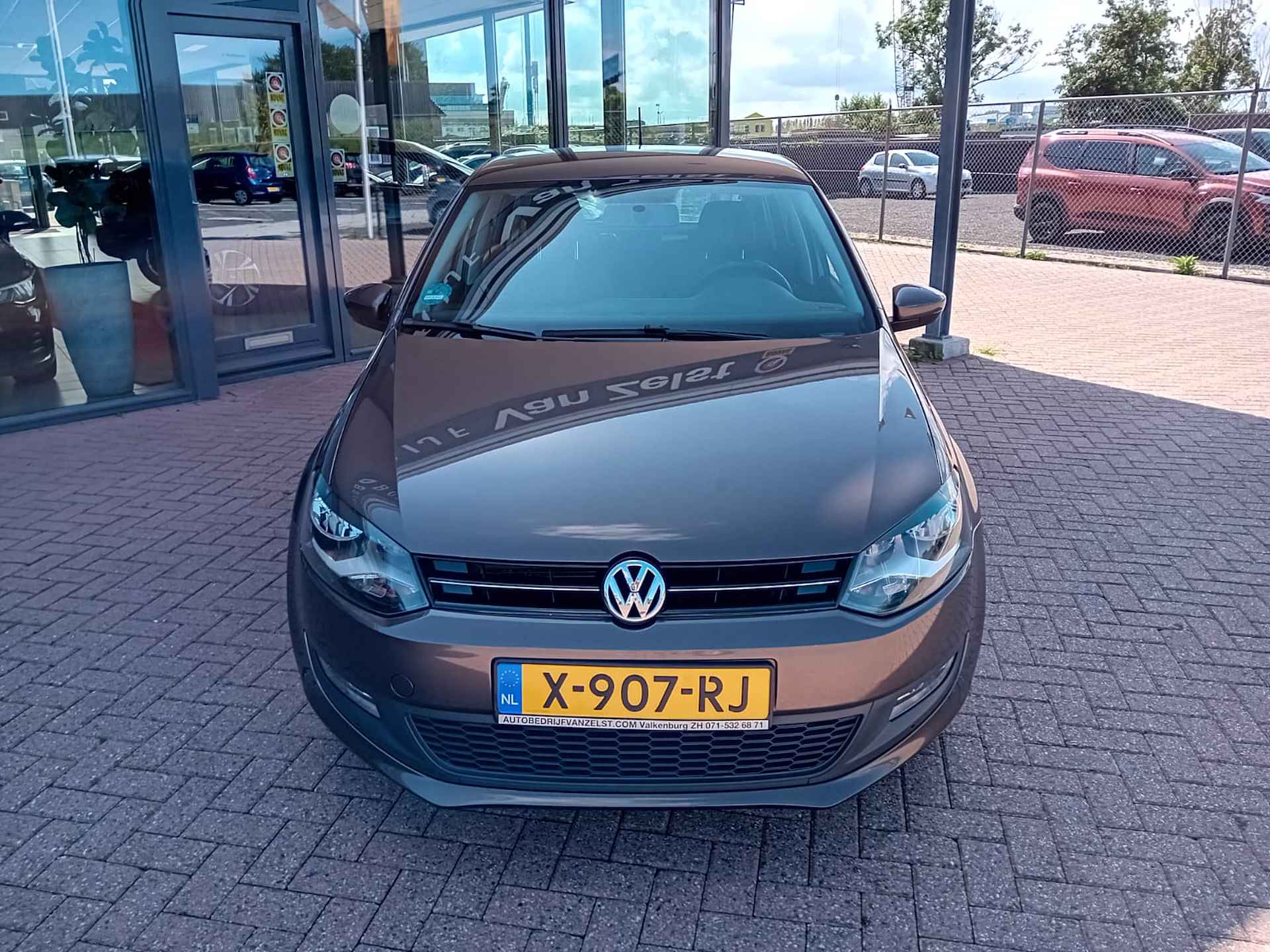 Volkswagen Polo 1.2 TSI Comfortline, Airco, Multimedia systeem, Parkeersensoren, Cruise control, Elektrische ramen en spiegels, Centrale vergren Zeer nette auto, BOVAG - 3/26