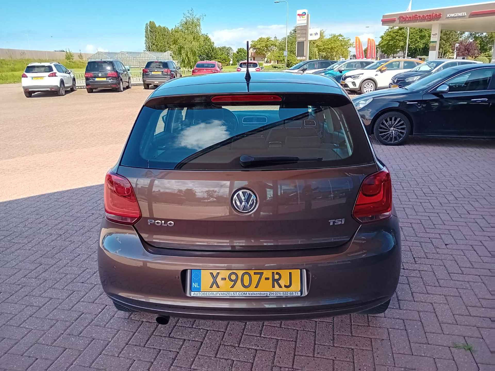 Volkswagen Polo 1.2 TSI Comfortline, Airco, Multimedia systeem, Parkeersensoren, Cruise control, Elektrische ramen en spiegels, Centrale vergren Zeer nette auto, BOVAG - 7/26