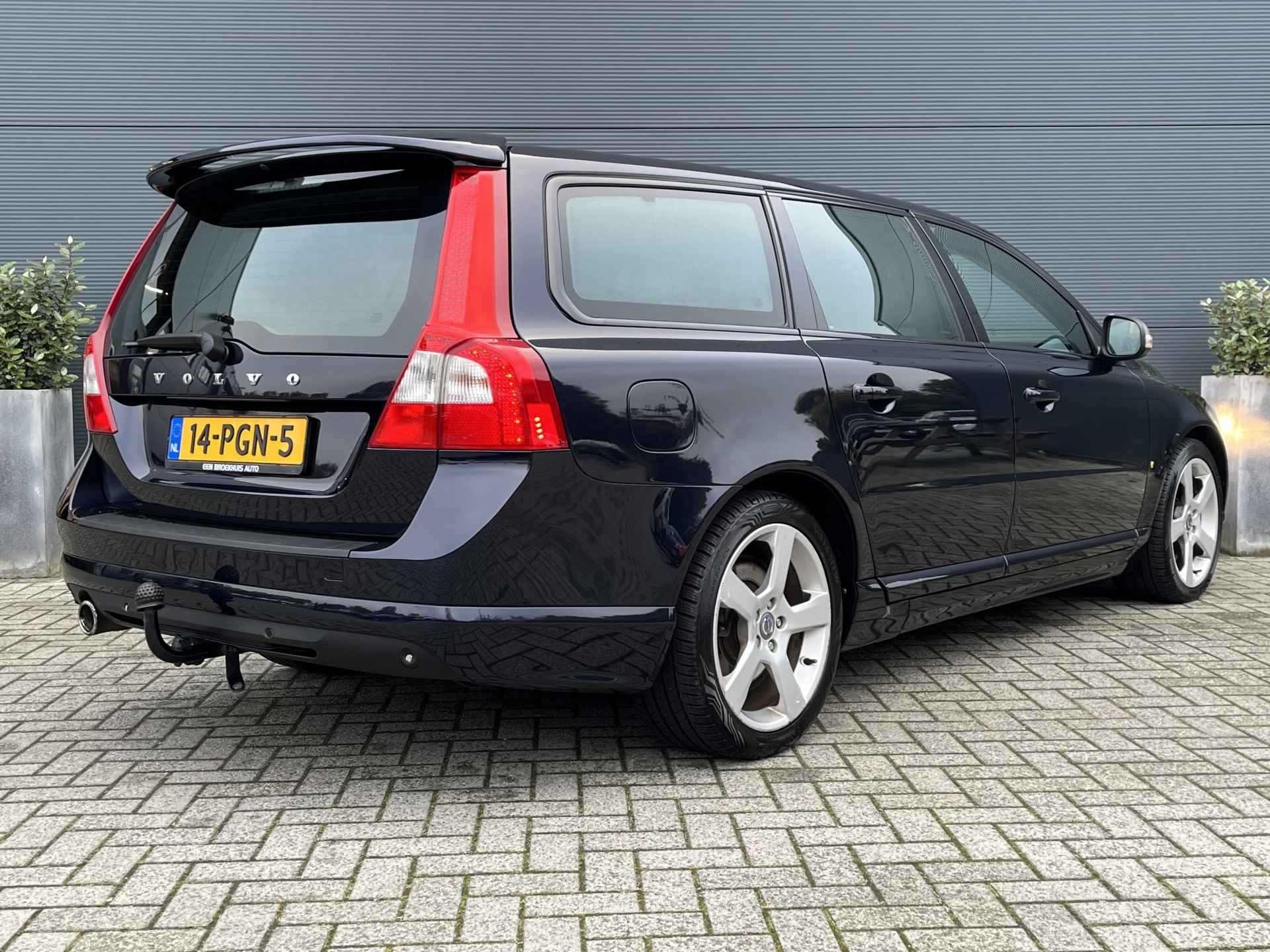 Volvo V70 2.0 D3 R-Design | 5-cillinder! | Trekhaak | All-season | RTI | Cruise Control | - 3/23